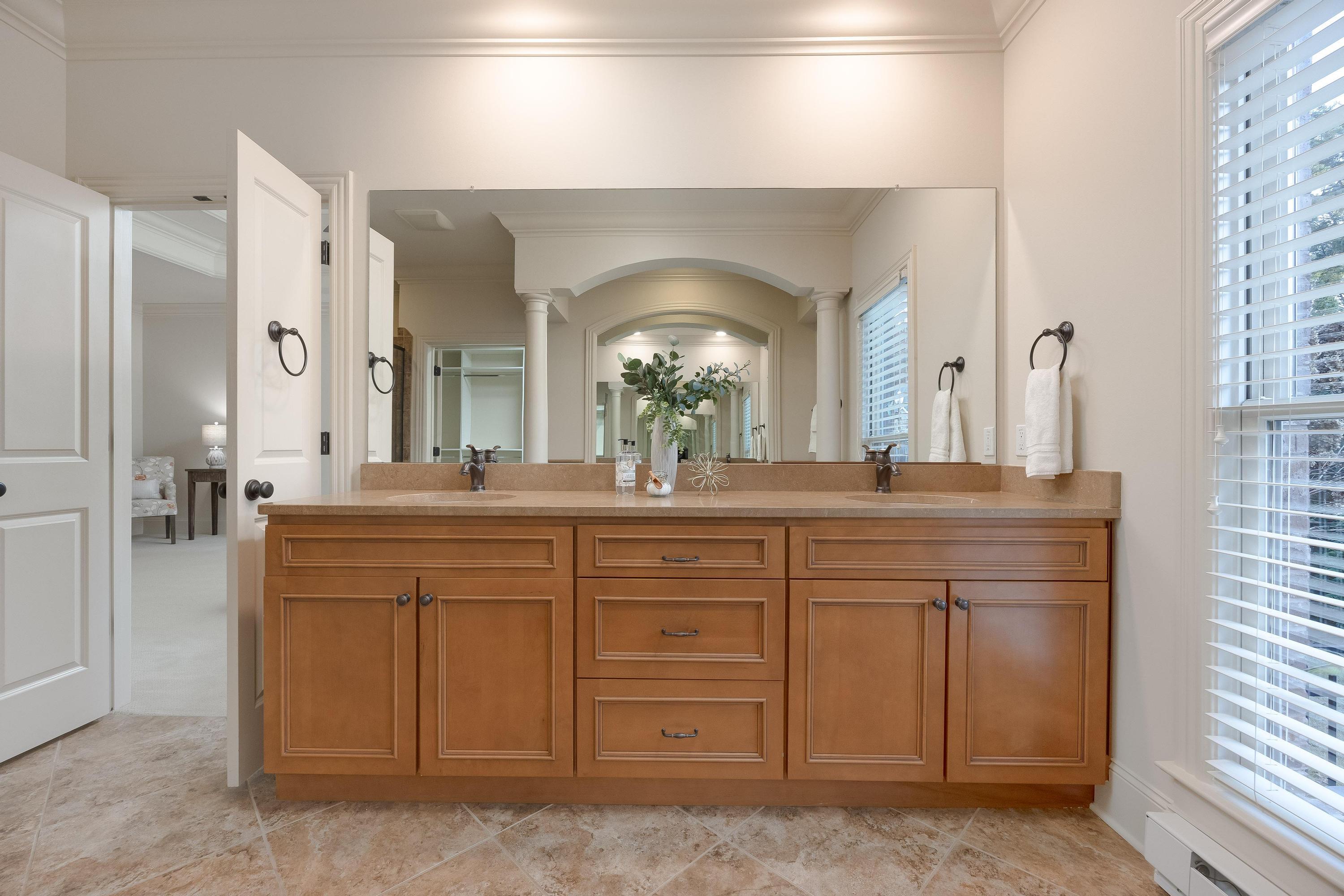 3298 Reflecting Drive