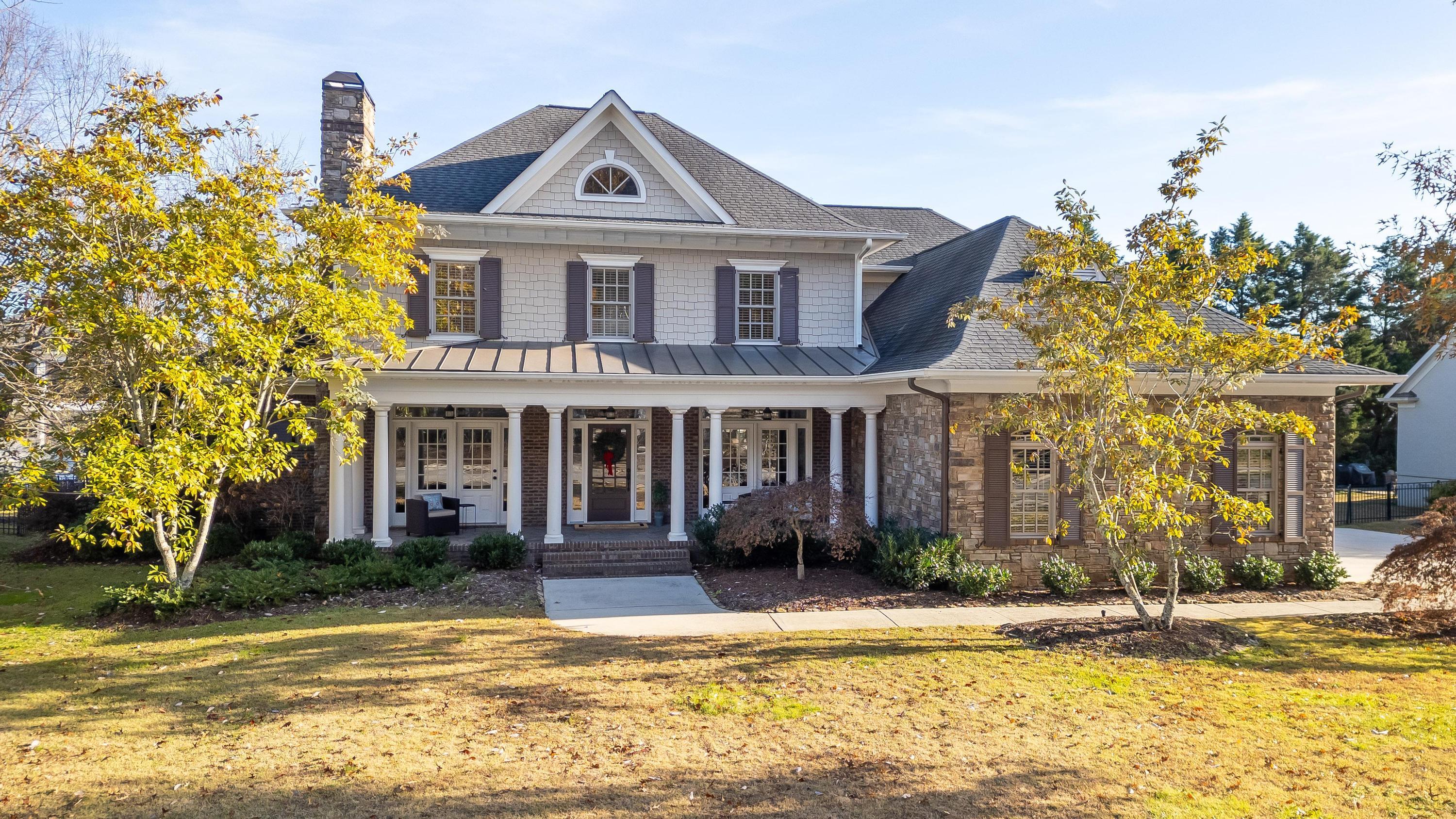 3298 Reflecting Drive