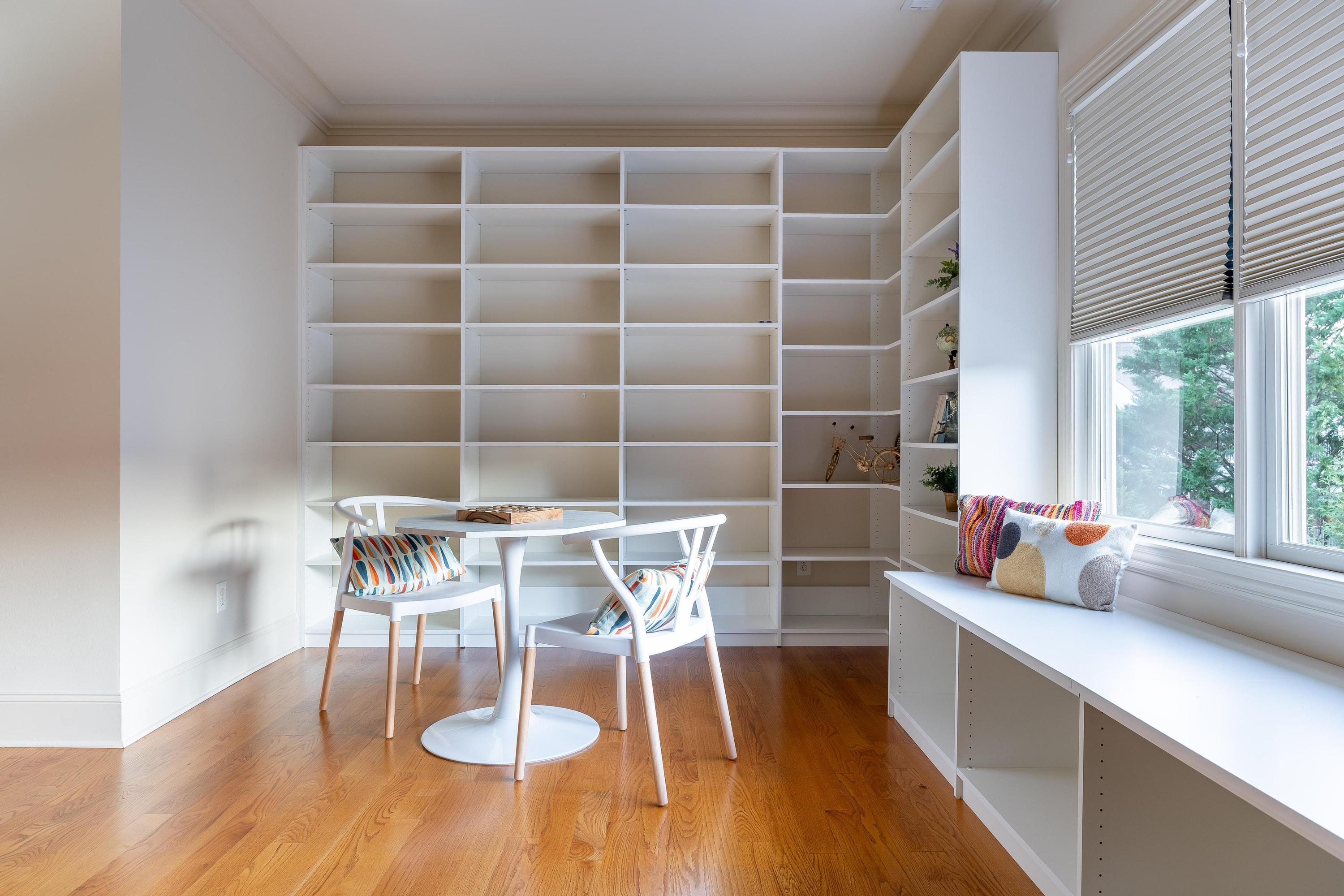 3298 Reflecting Drive