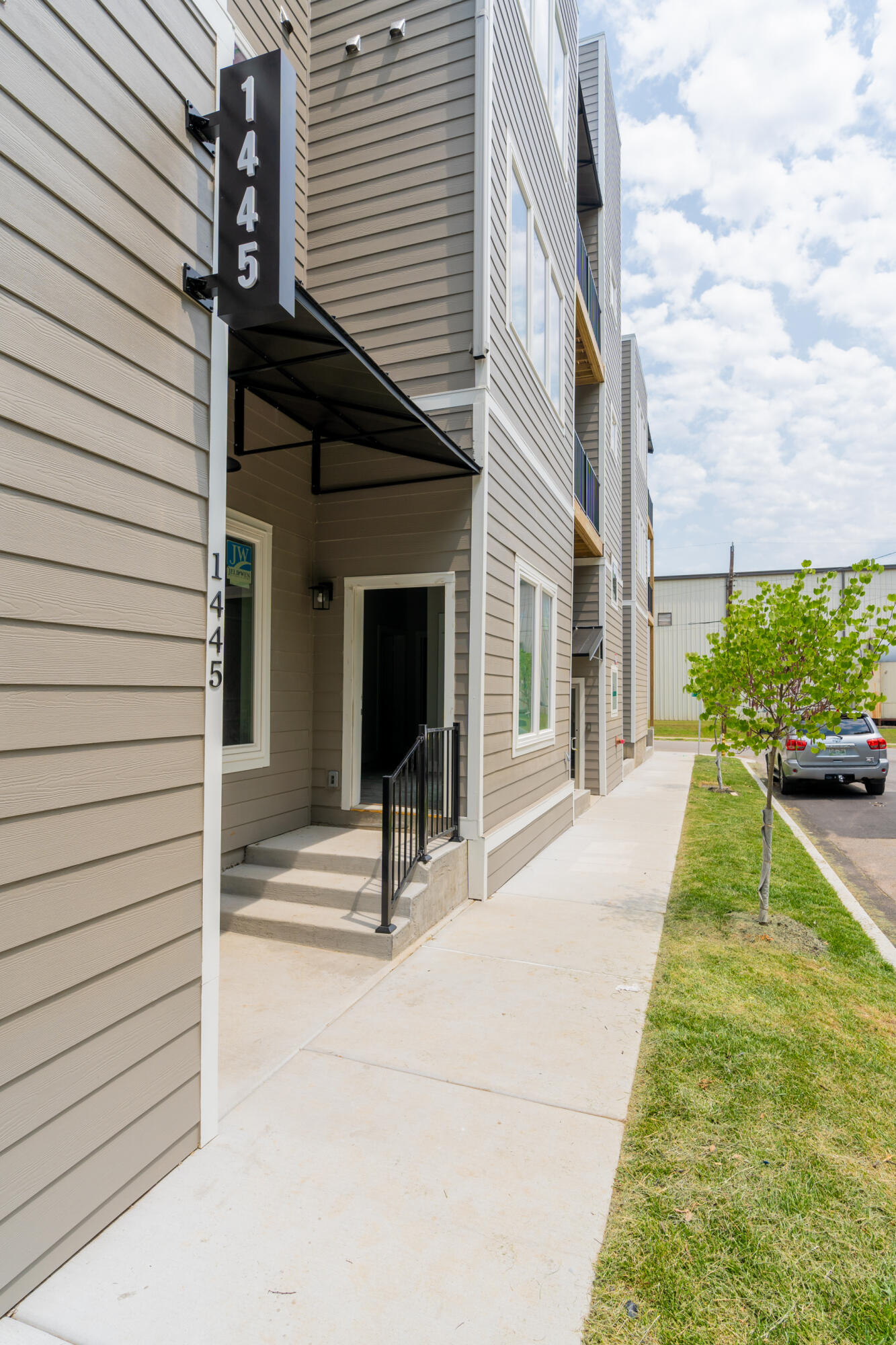 1445 Fagan Street, 212