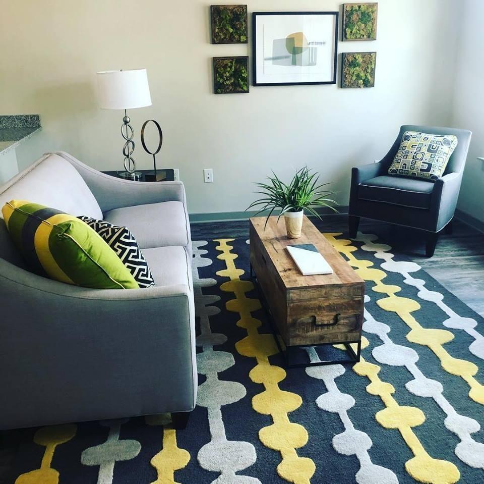 782 Riverfront Parkway, 106