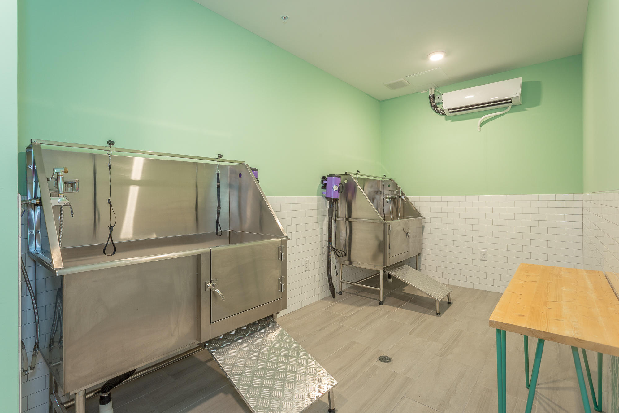 782 Riverfront Parkway, 106