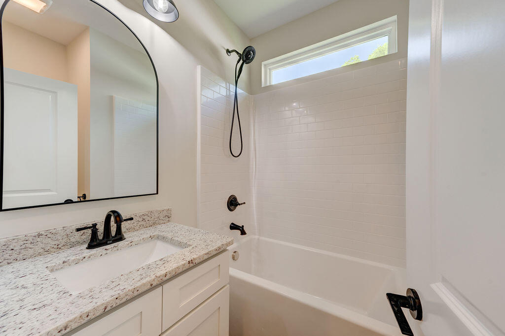 1910 N Chamberlain Avenue