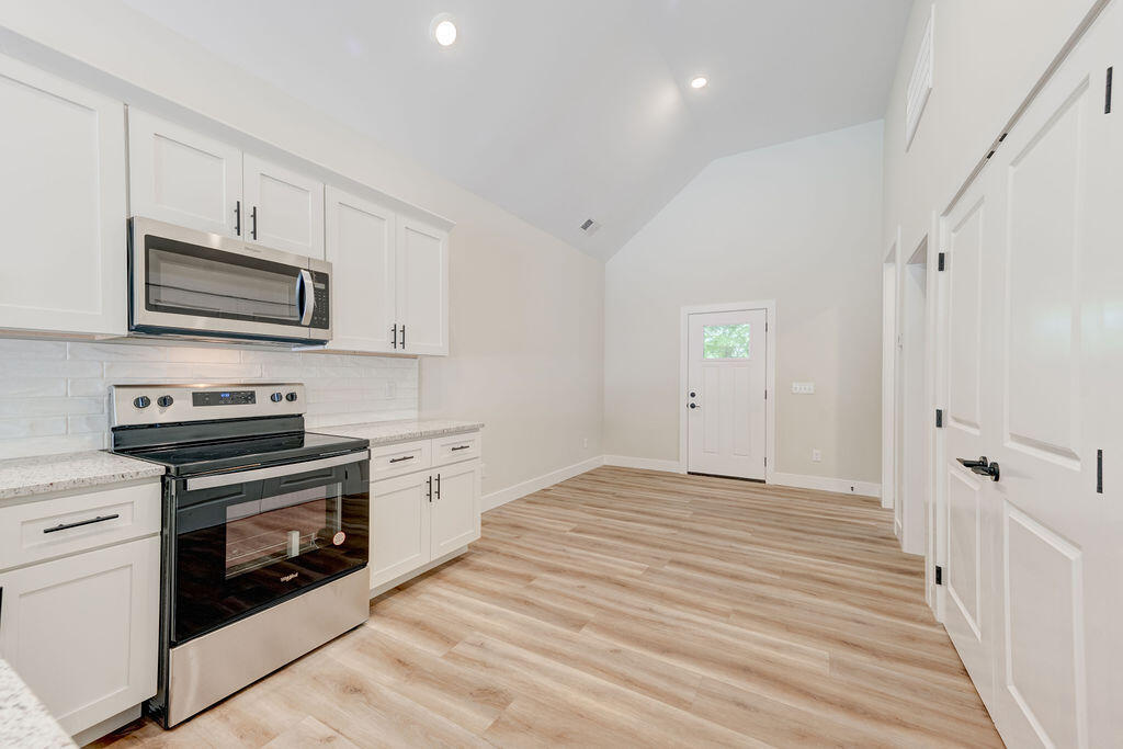 1910 N Chamberlain Avenue