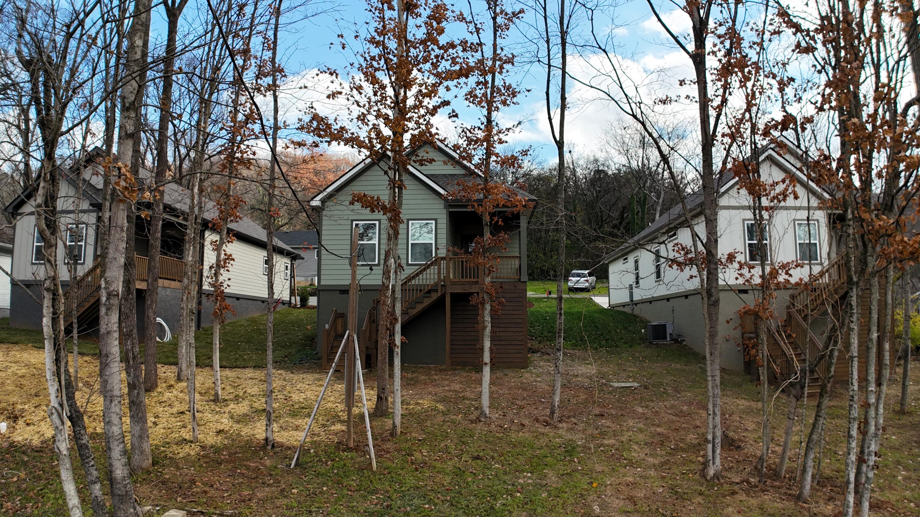 1910 N Chamberlain Avenue