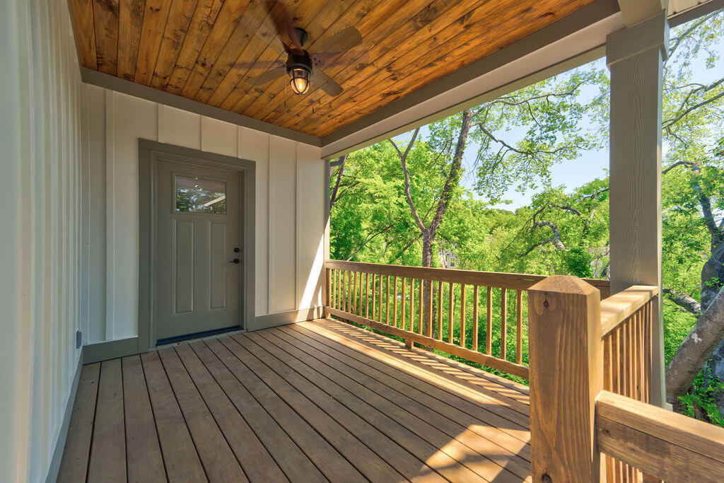 1910 N Chamberlain Avenue