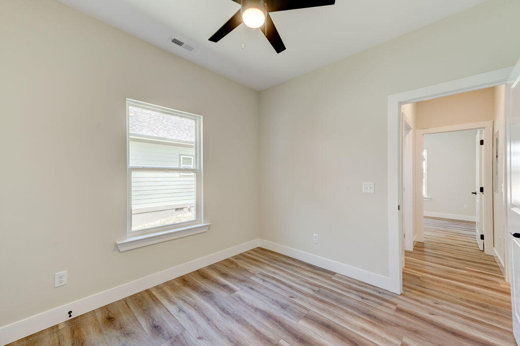 1910 N Chamberlain Avenue