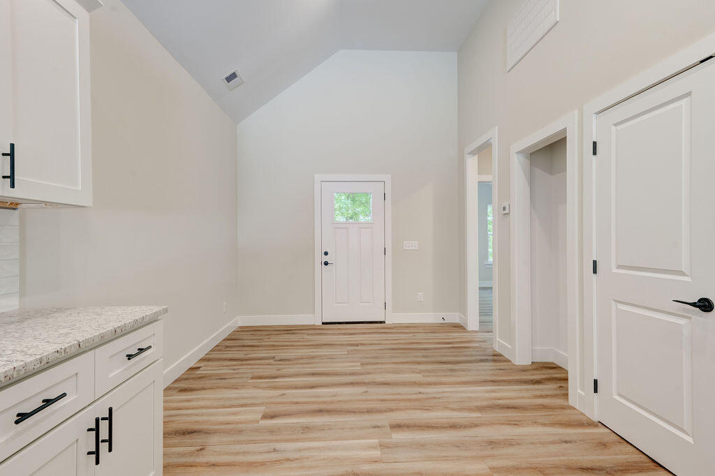 1910 N Chamberlain Avenue