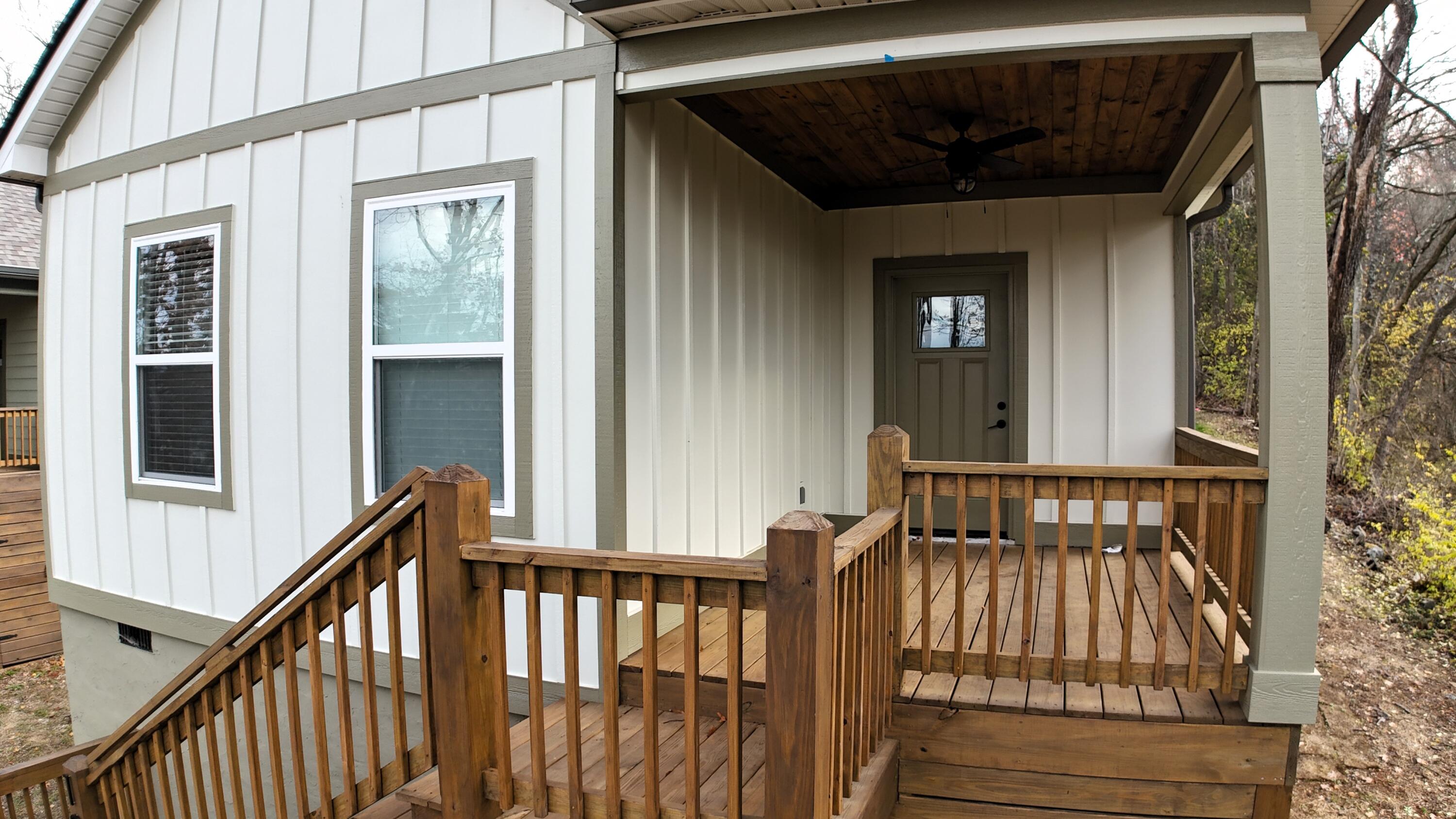 1910 N Chamberlain Avenue