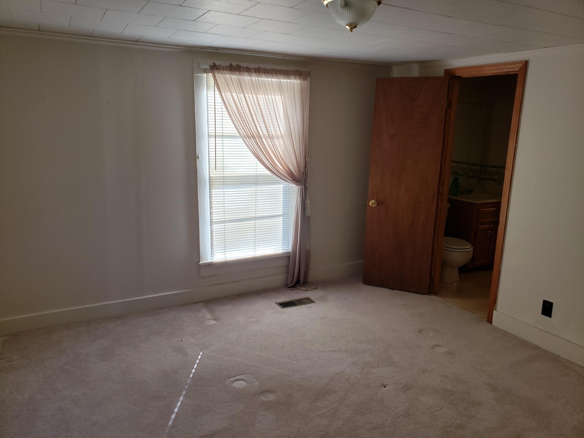1026 E Villanow Street, LaFayette