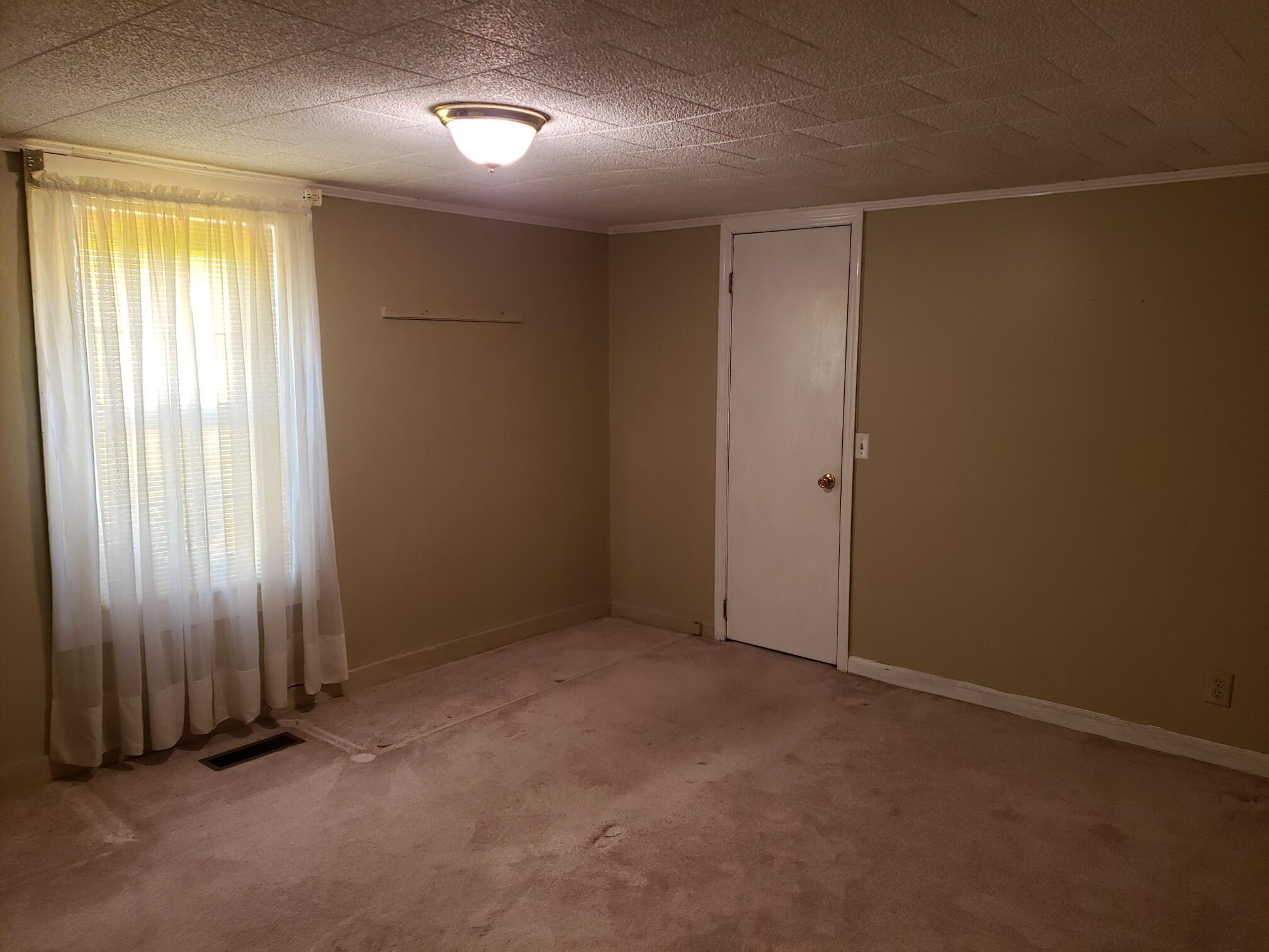 1026 E Villanow Street, LaFayette