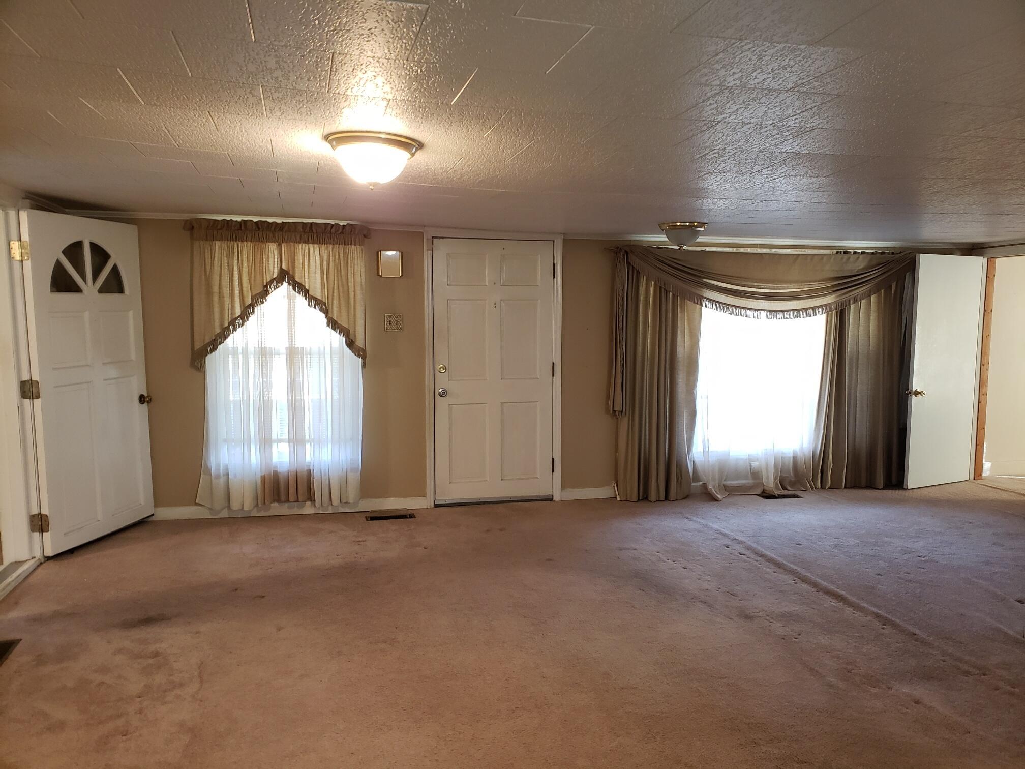 1026 E Villanow Street, LaFayette