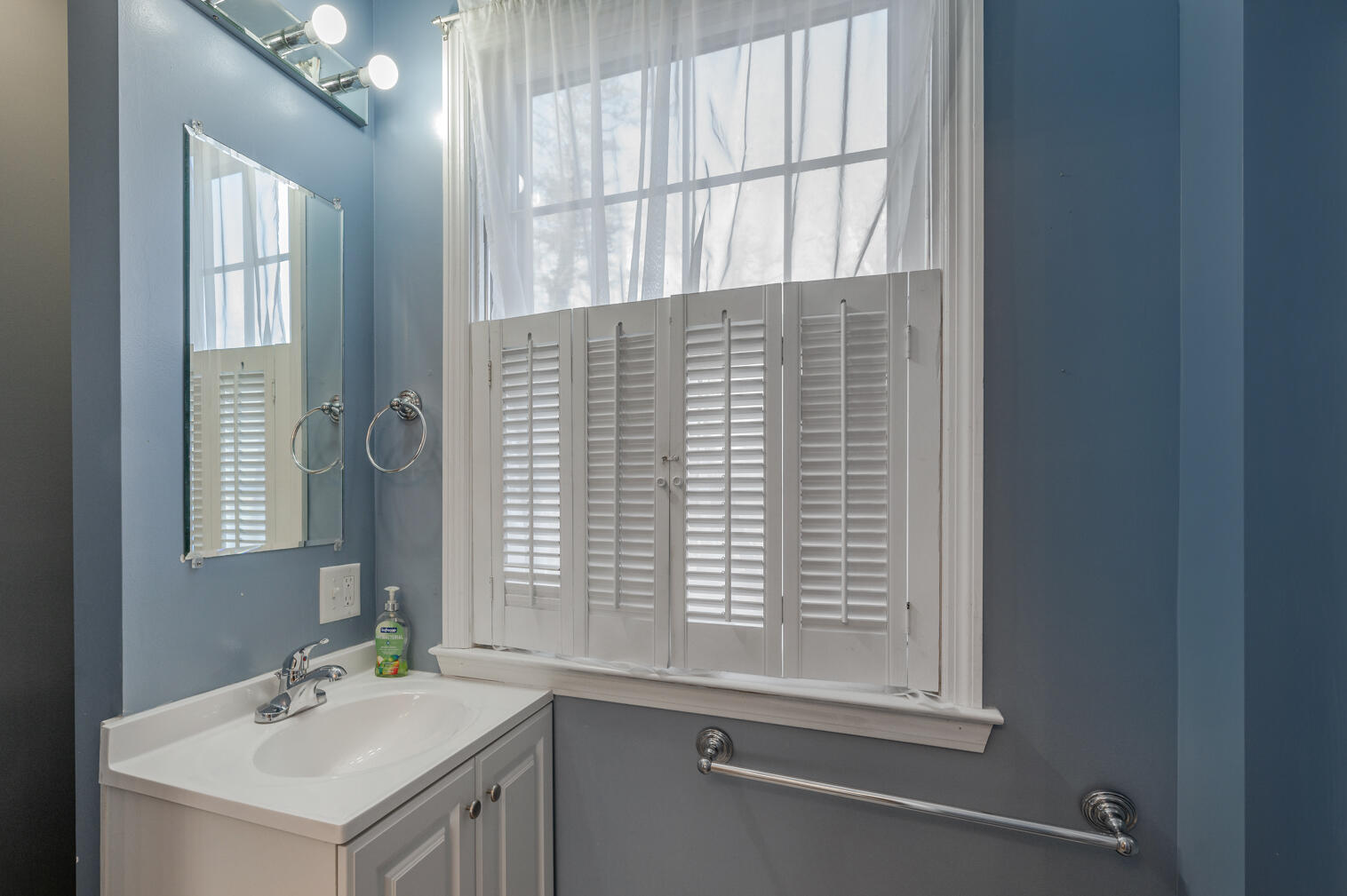 324 Five Points Road