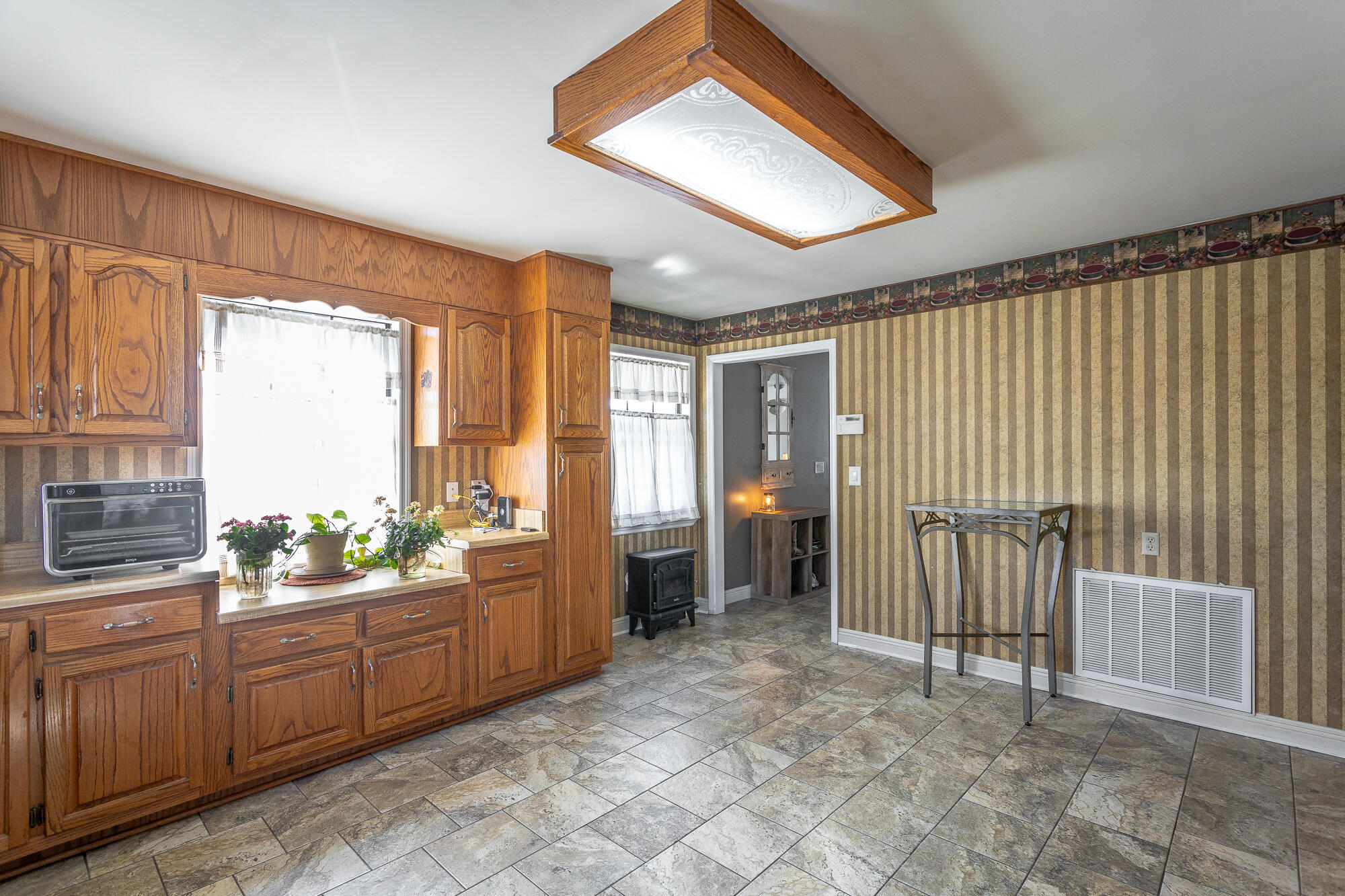 1224 Thrasher B Pike