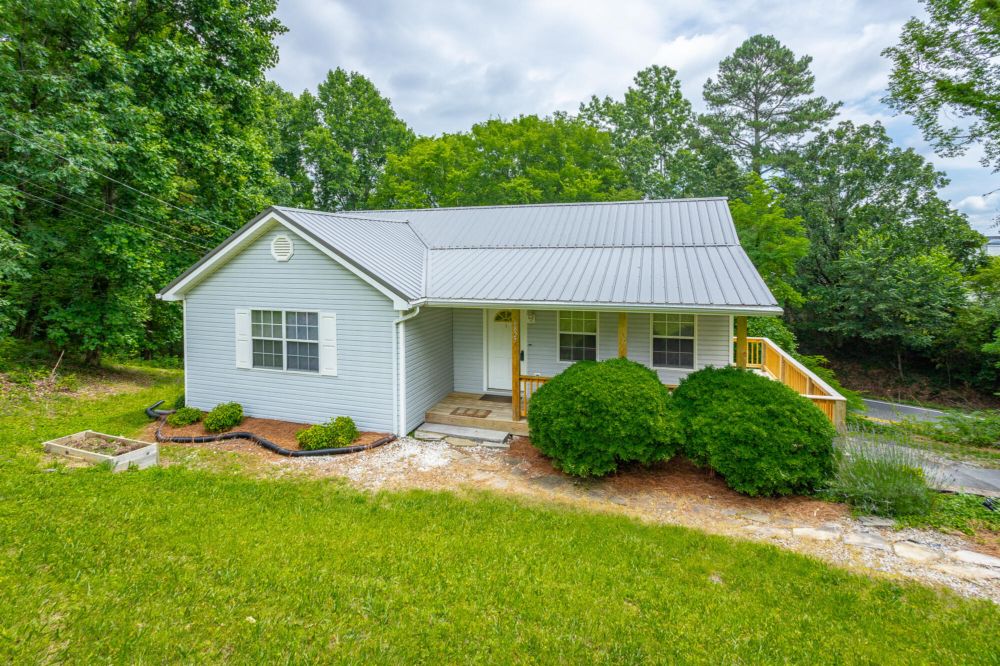 6827 Hillside Bend Trail