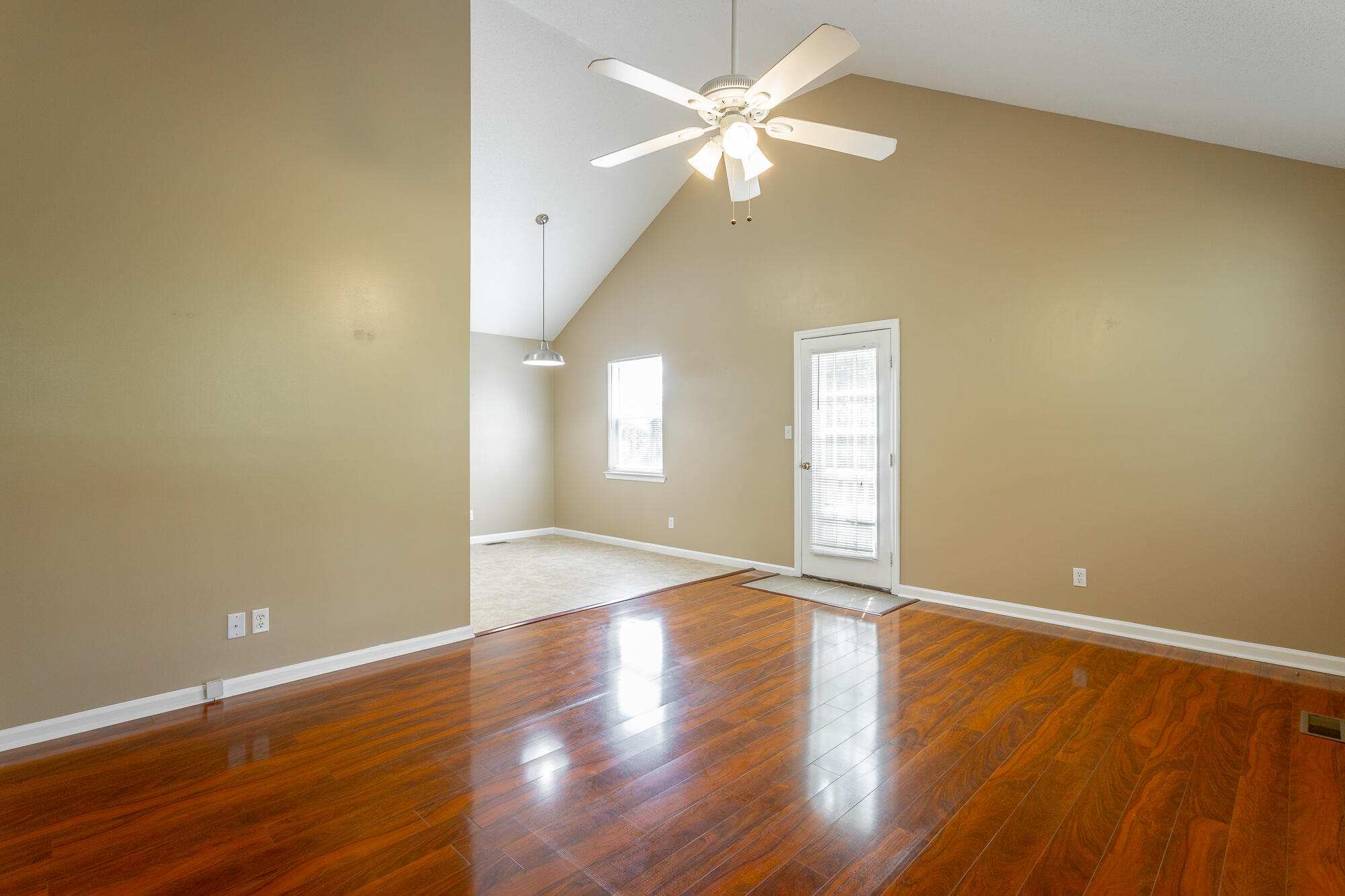 6827 Hillside Bend Trail