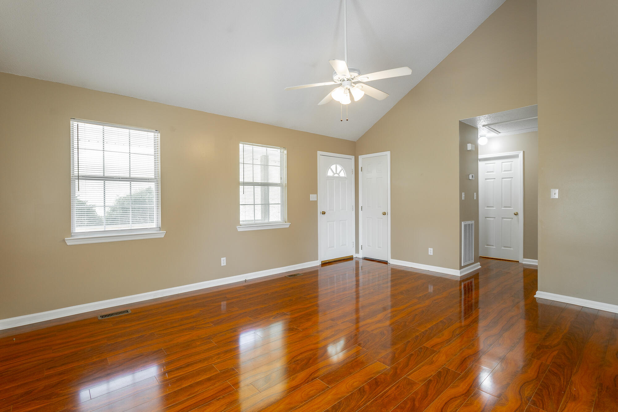 6827 Hillside Bend Trail