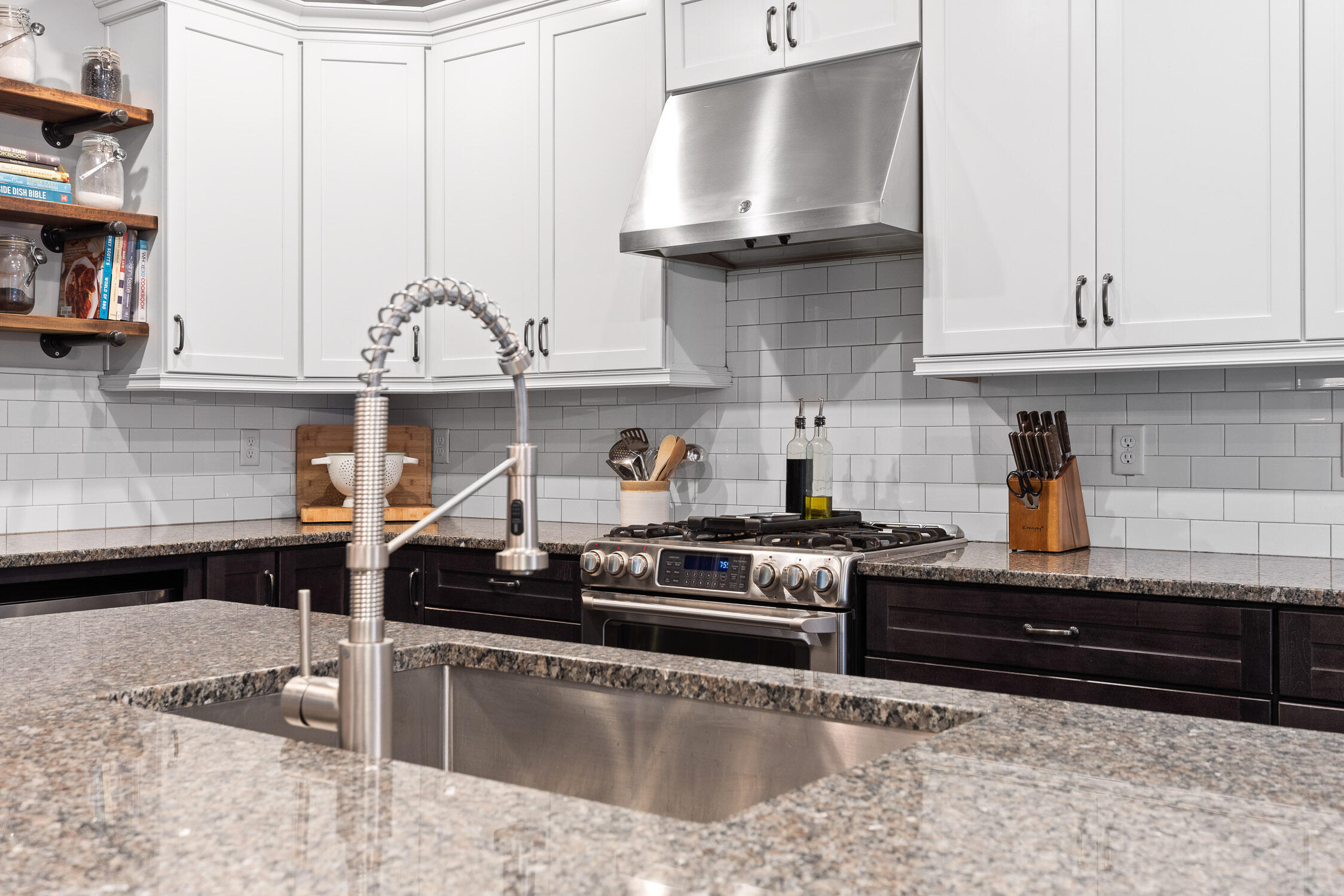 7248 Chimney Rock Trail