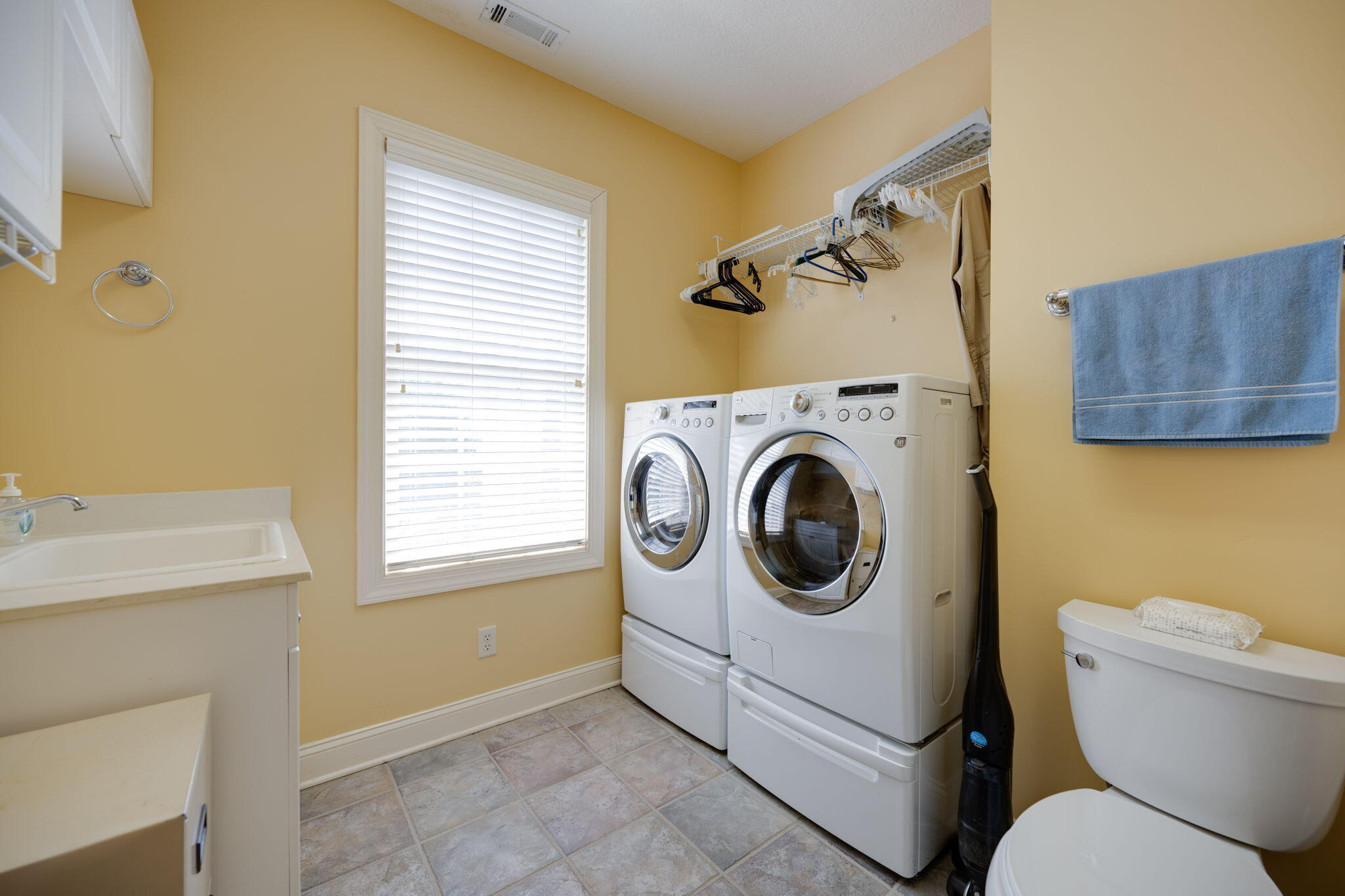 7859 Rocky Ledge Drive