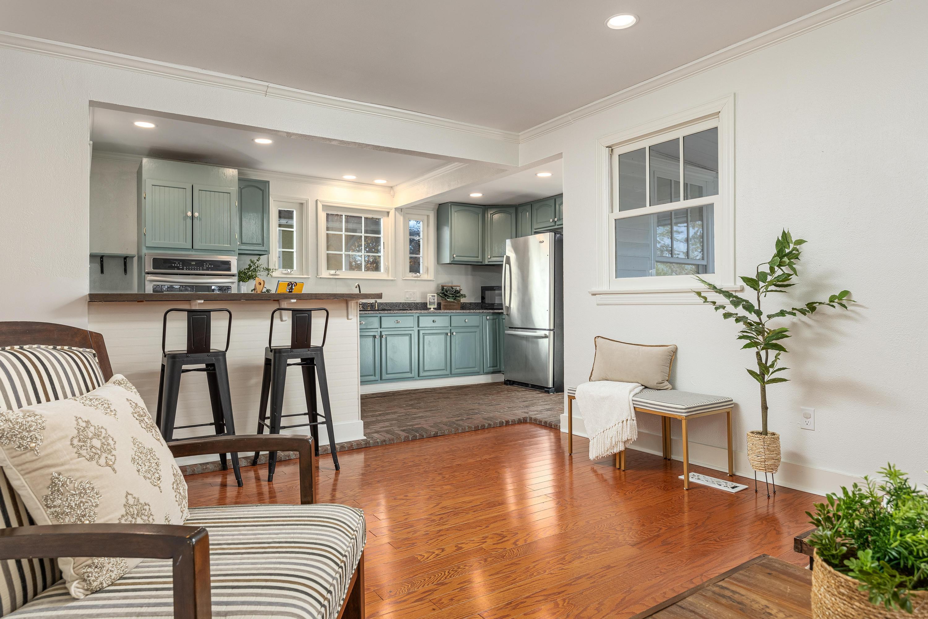 709 Mt Vernon Avenue