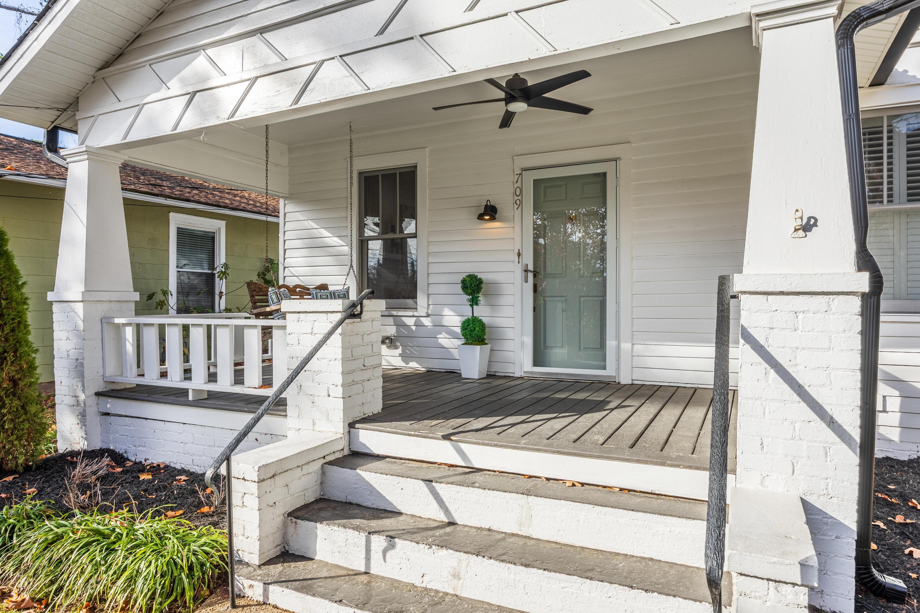 709 Mt Vernon Avenue