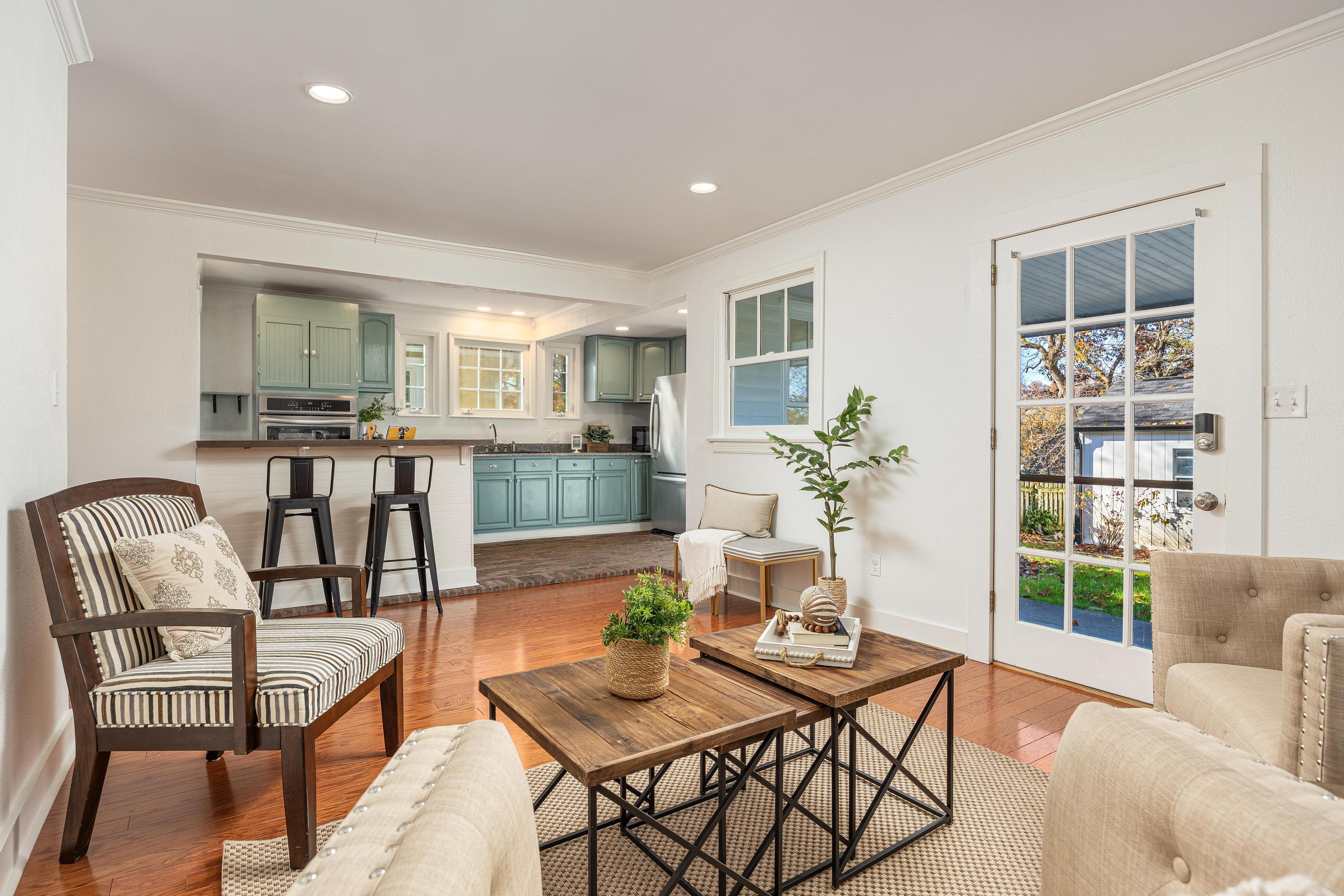 709 Mt Vernon Avenue