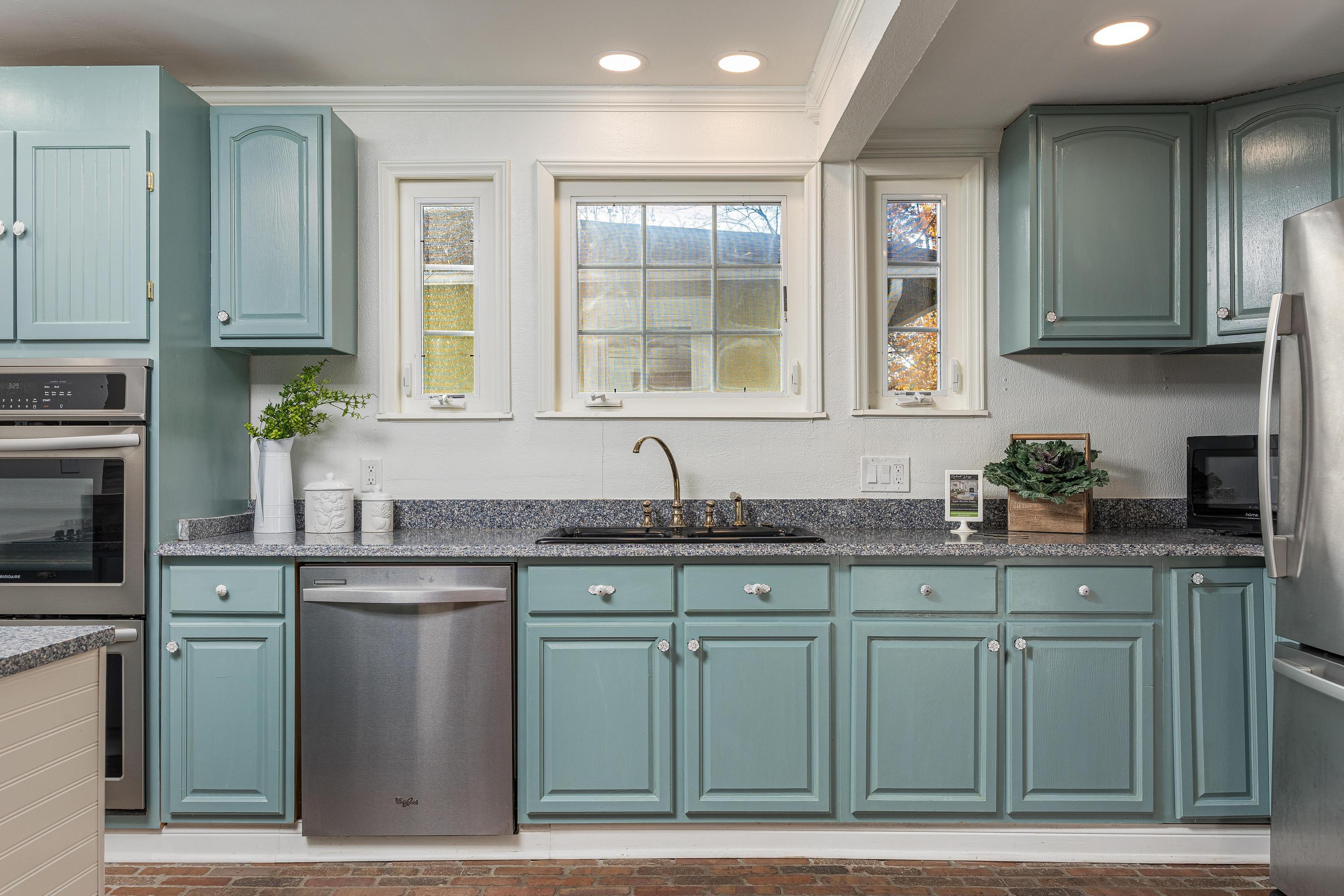 709 Mt Vernon Avenue