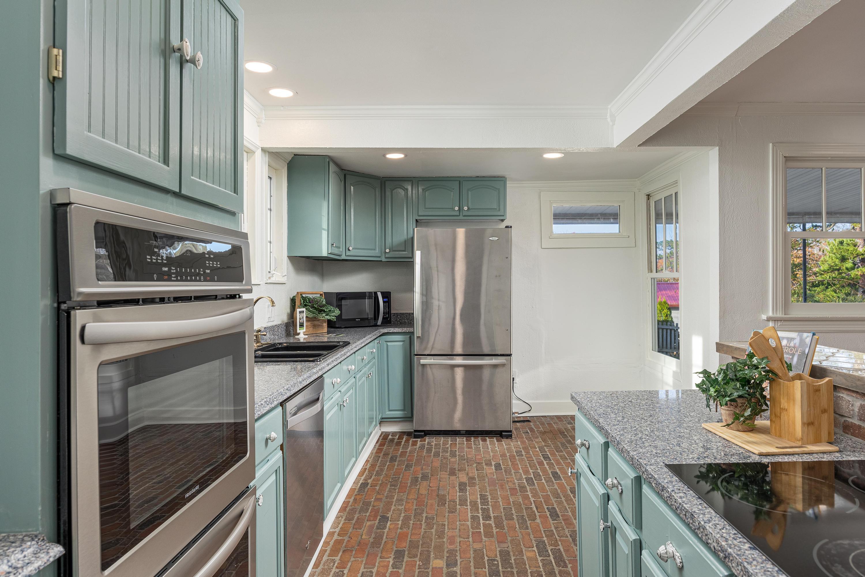 709 Mt Vernon Avenue