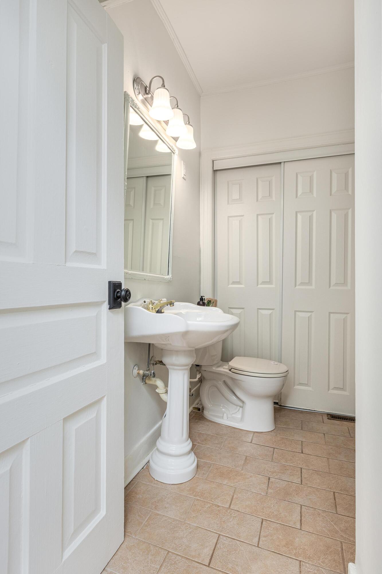 709 Mt Vernon Avenue