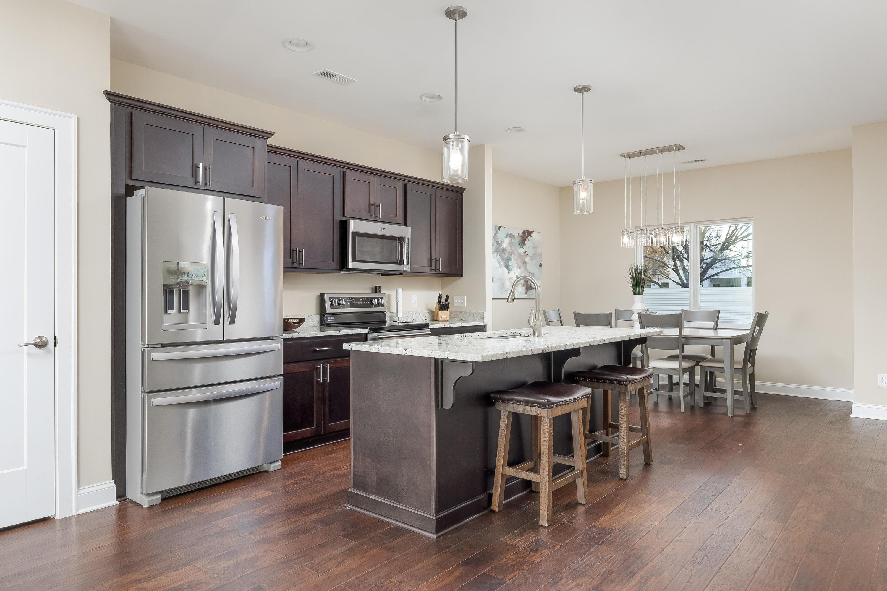 3075 Saint Elmo Avenue