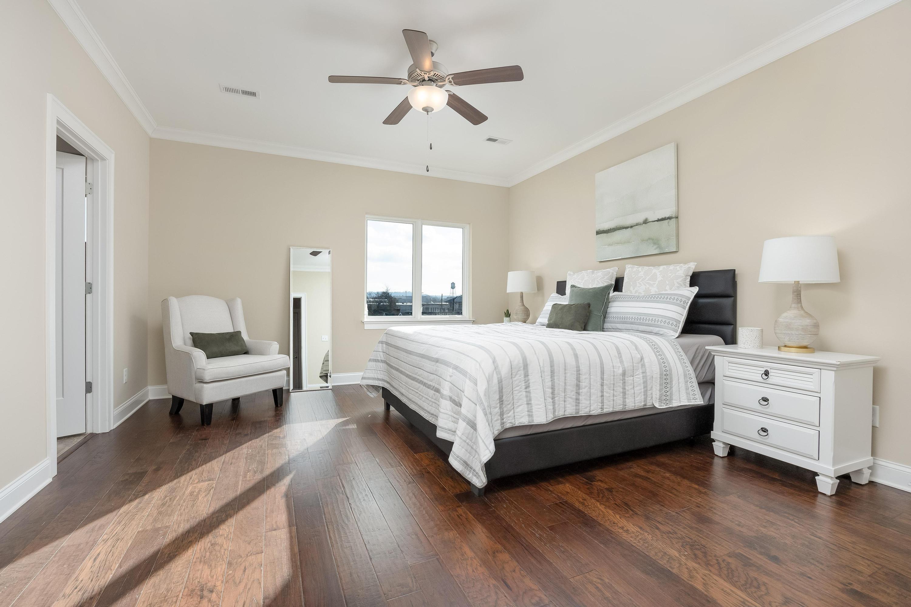 3075 Saint Elmo Avenue