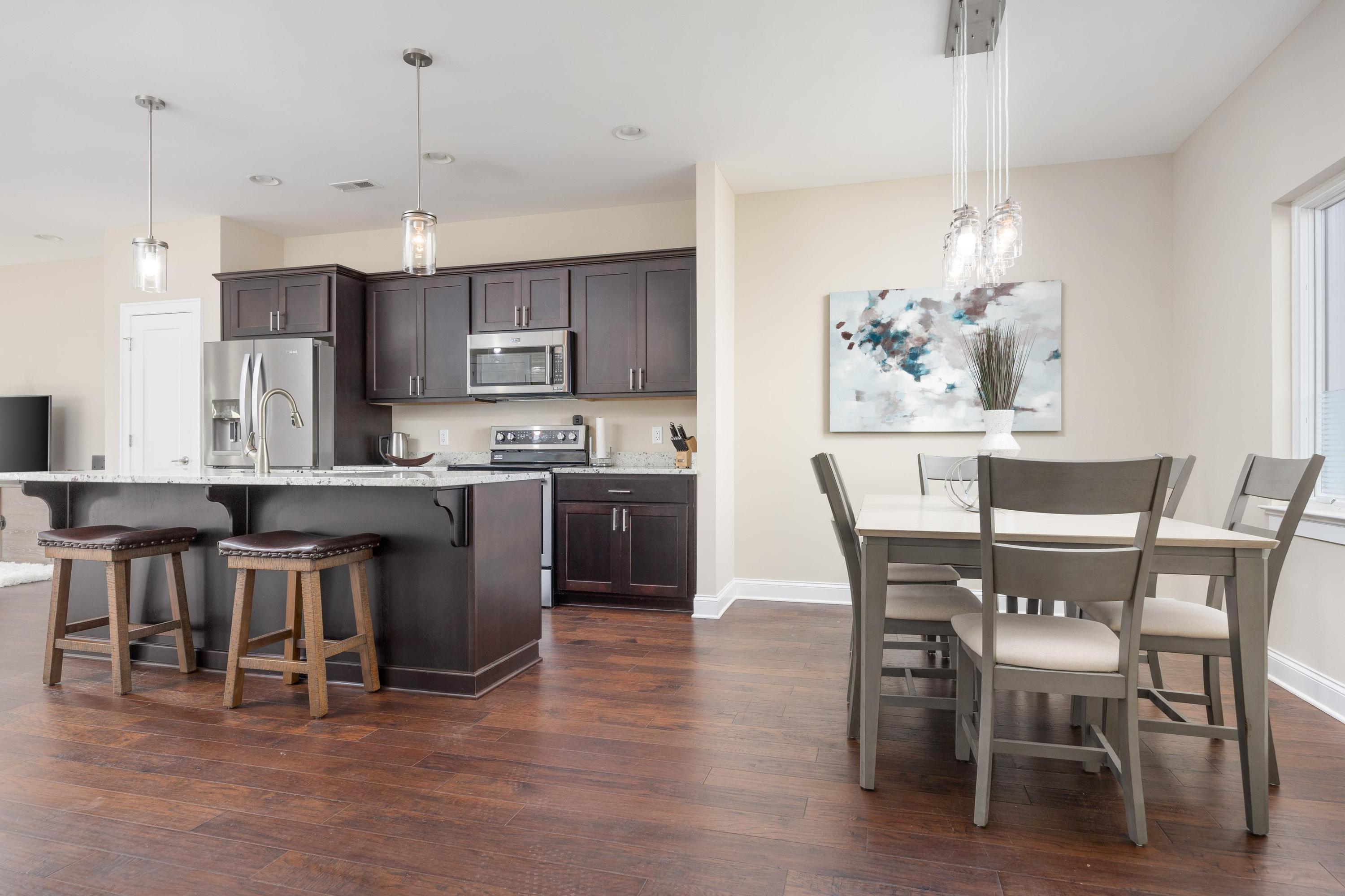 3075 Saint Elmo Avenue