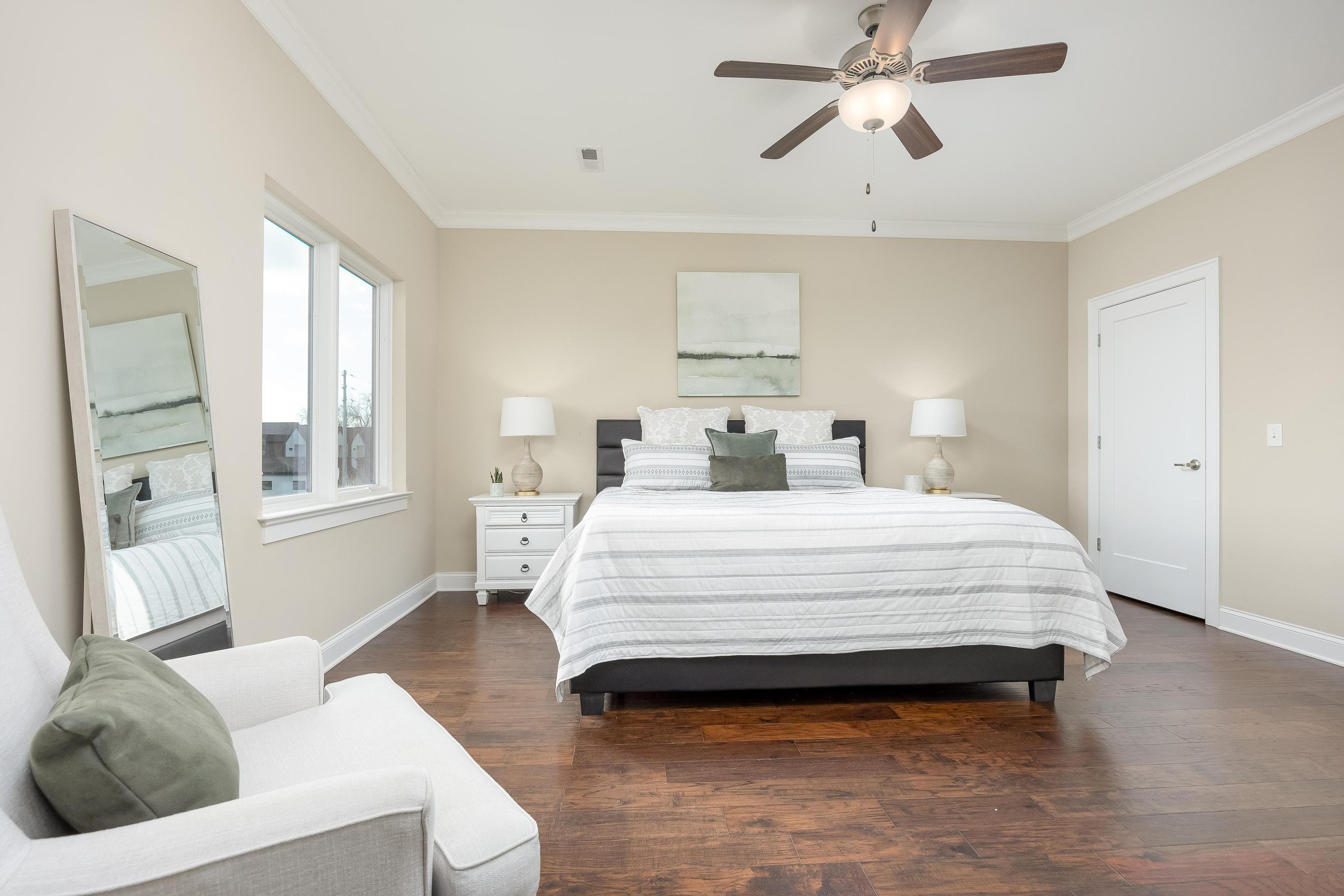 3075 Saint Elmo Avenue