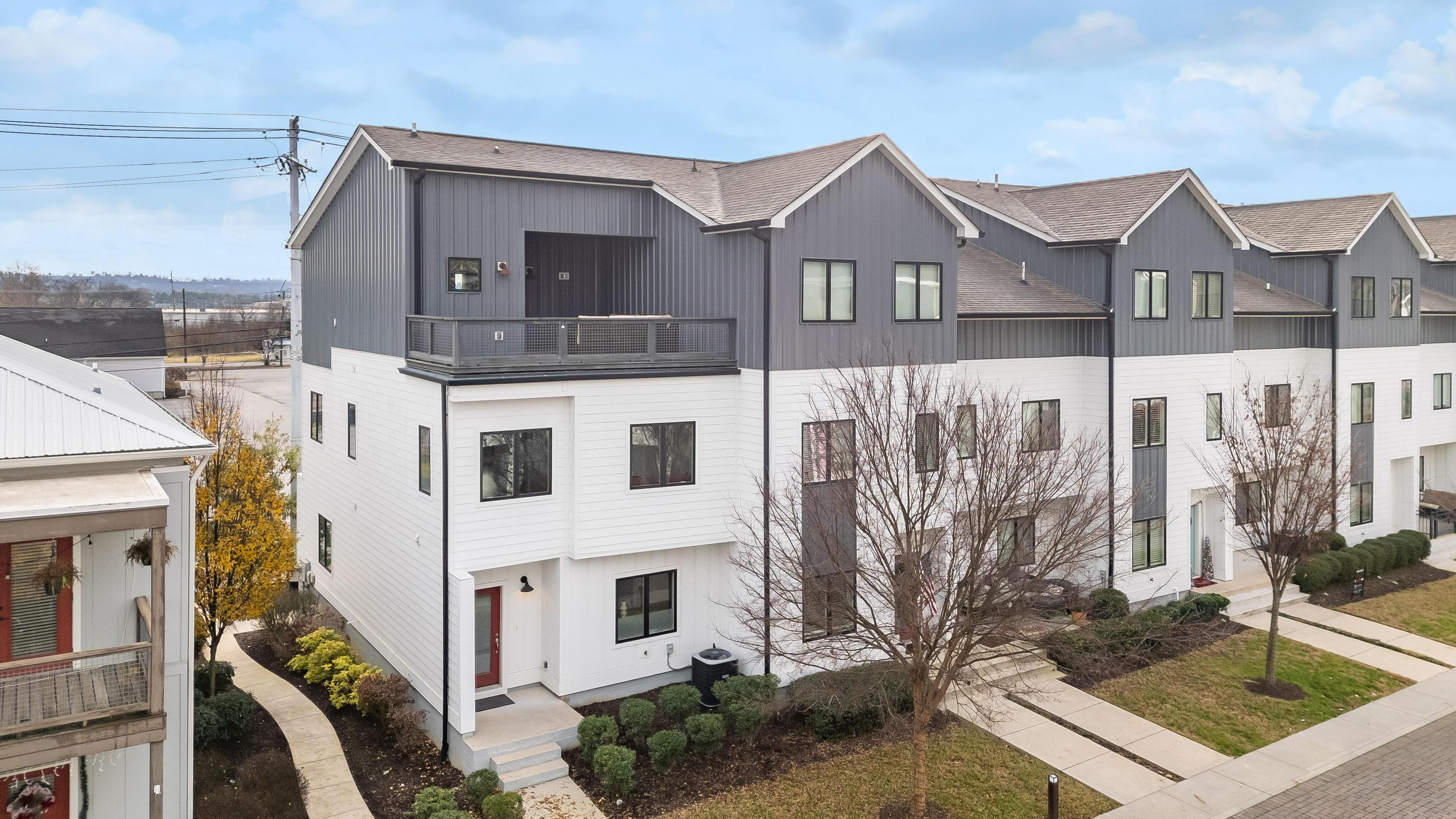 3075 Saint Elmo Avenue