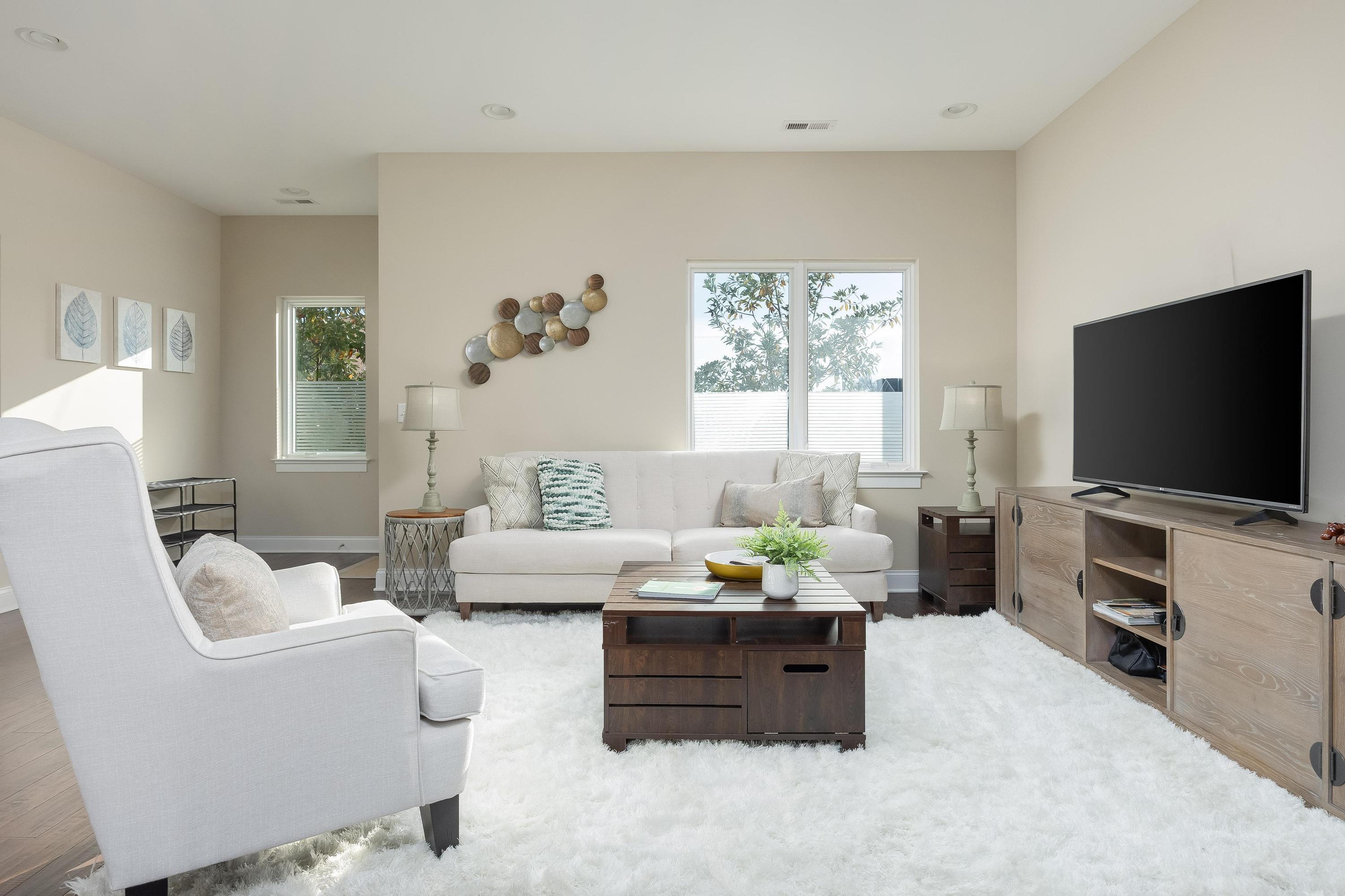 3075 Saint Elmo Avenue