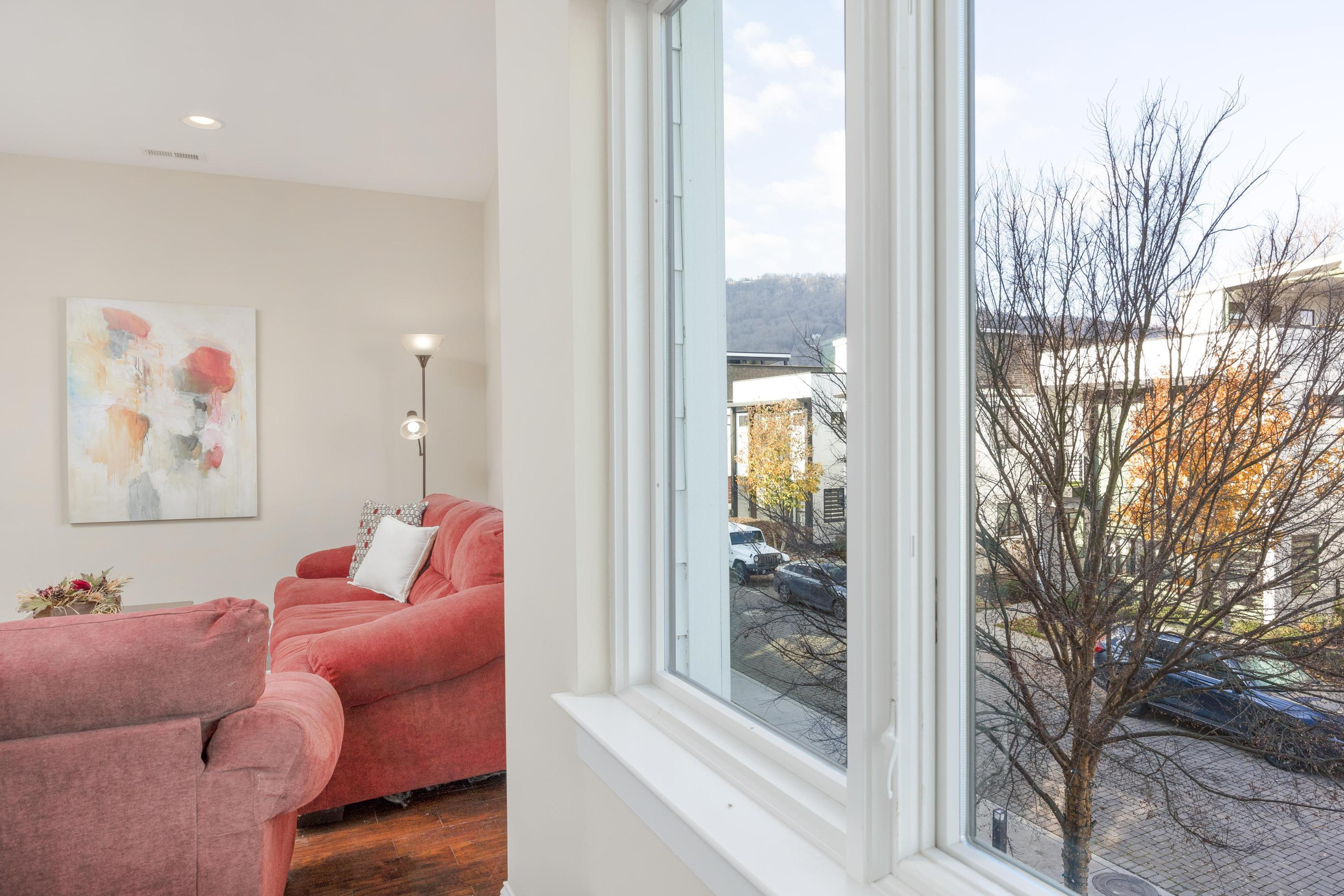 3075 Saint Elmo Avenue