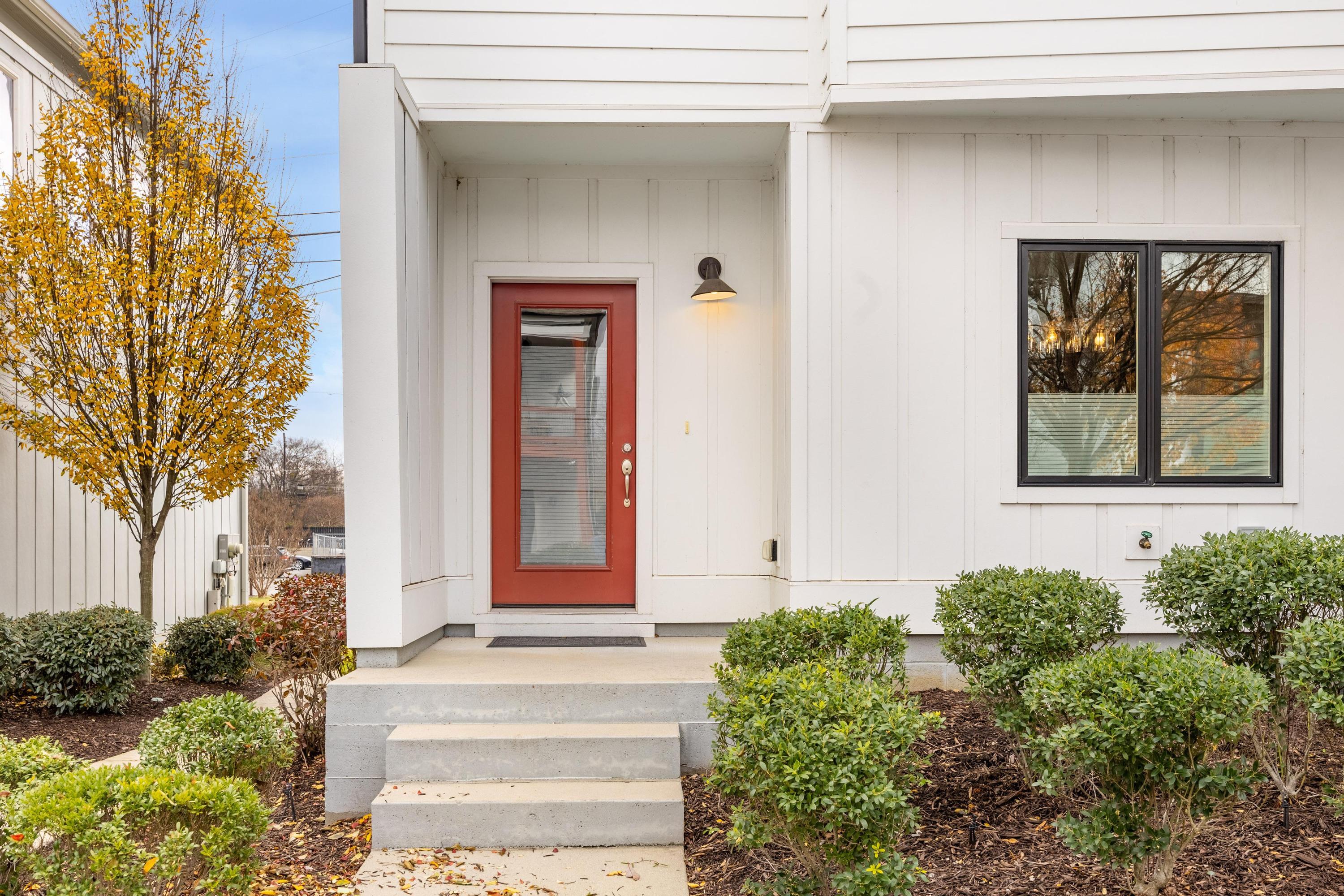 3075 Saint Elmo Avenue