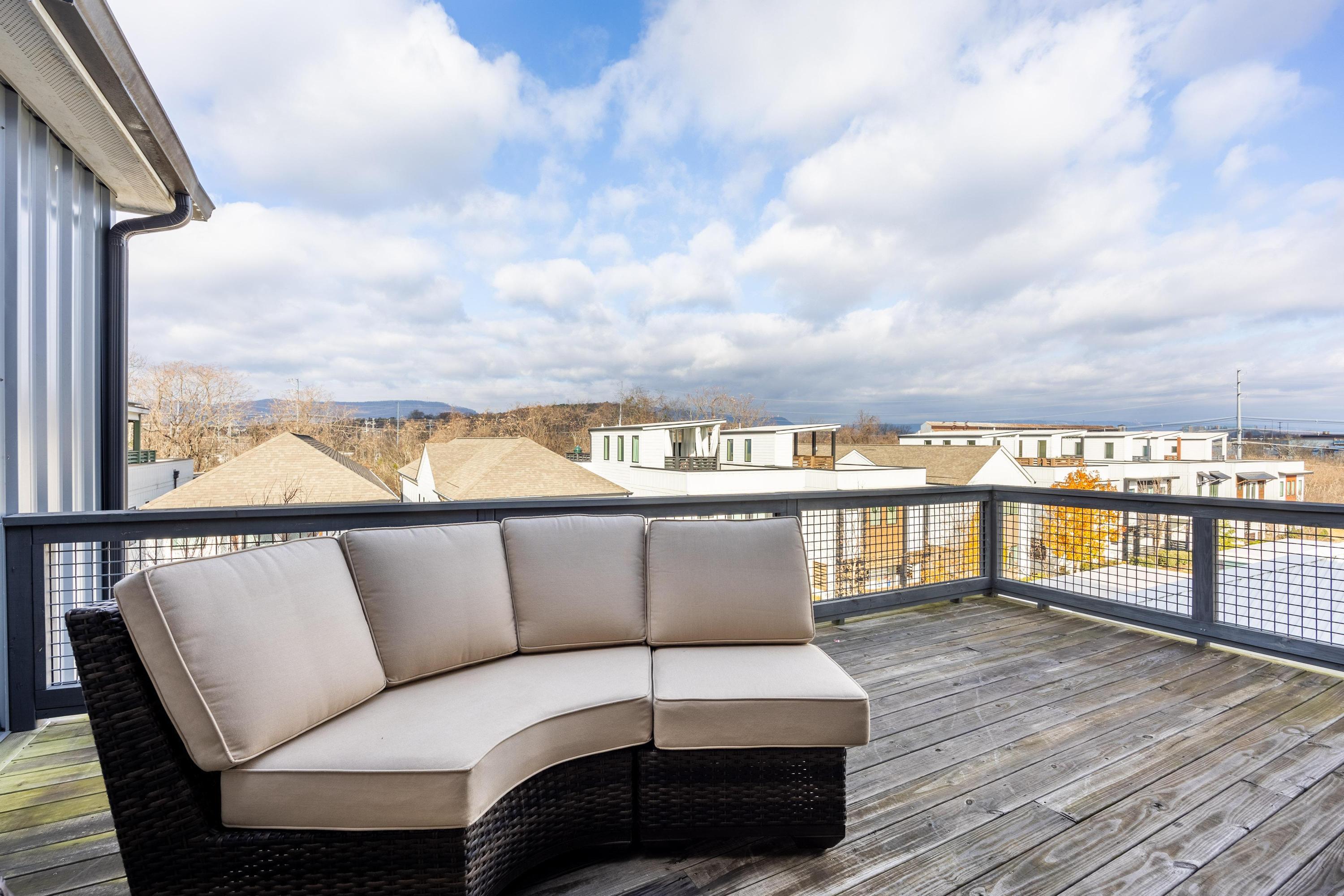 3075 Saint Elmo Avenue