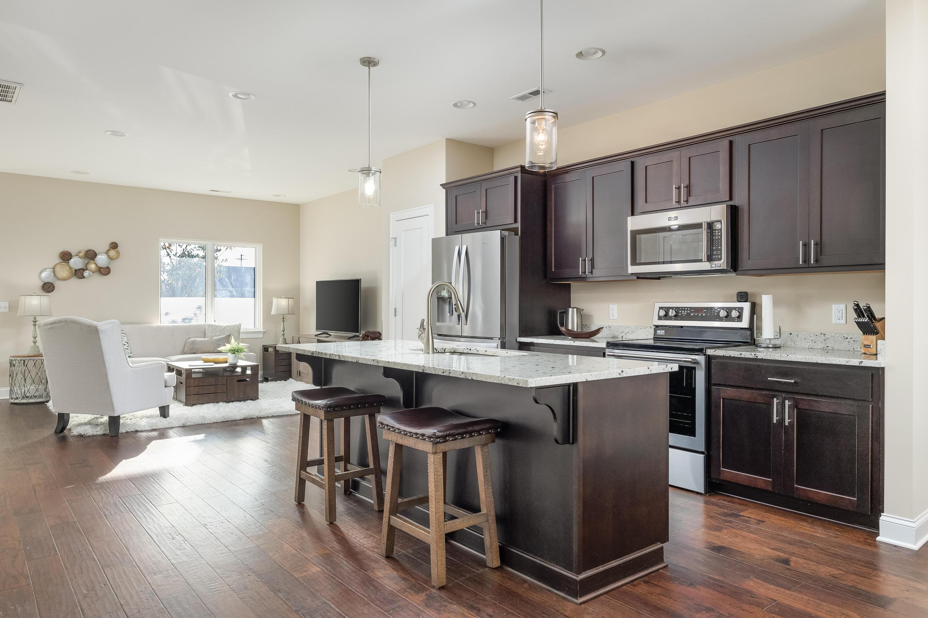 3075 Saint Elmo Avenue