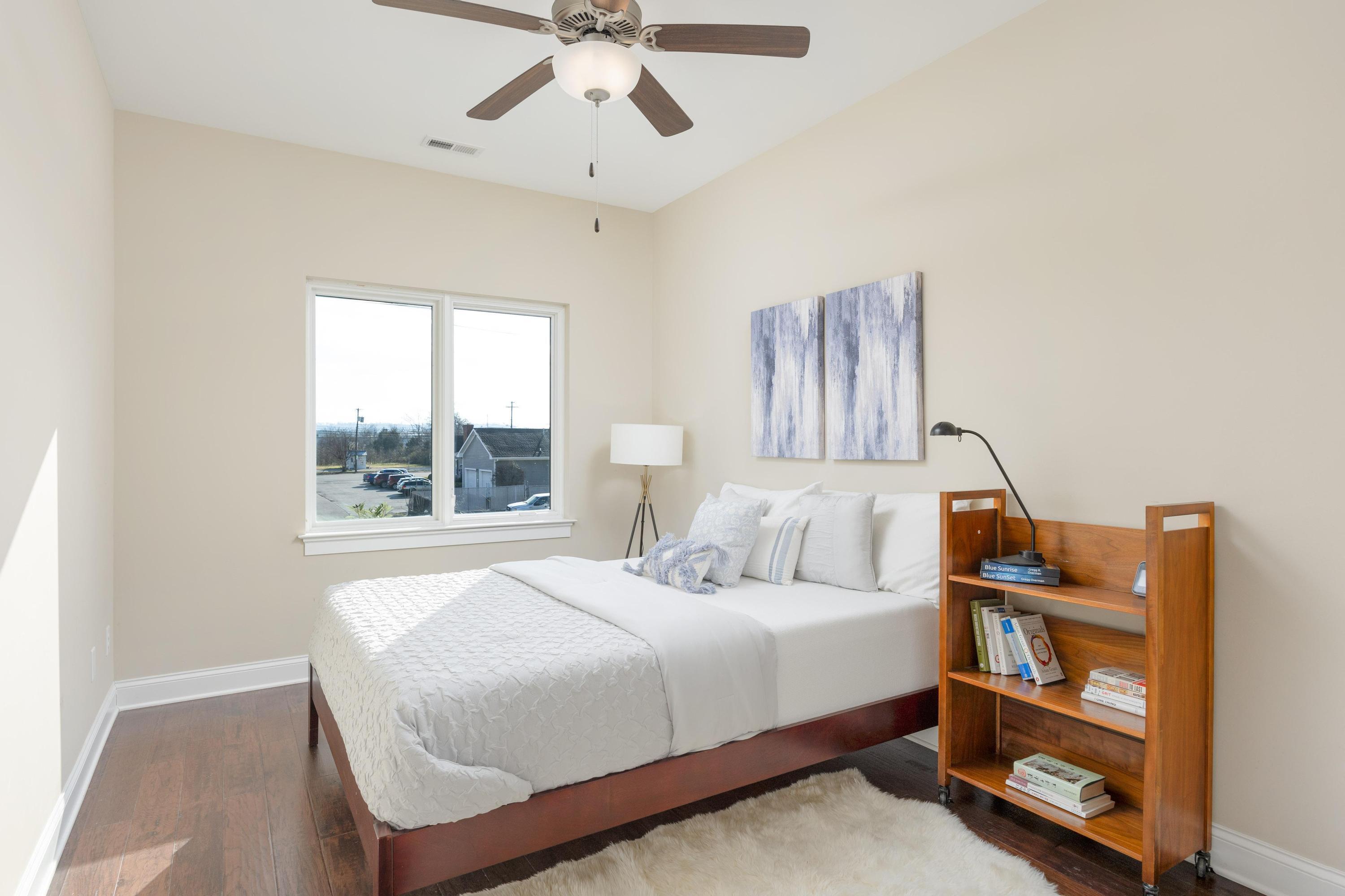 3075 Saint Elmo Avenue