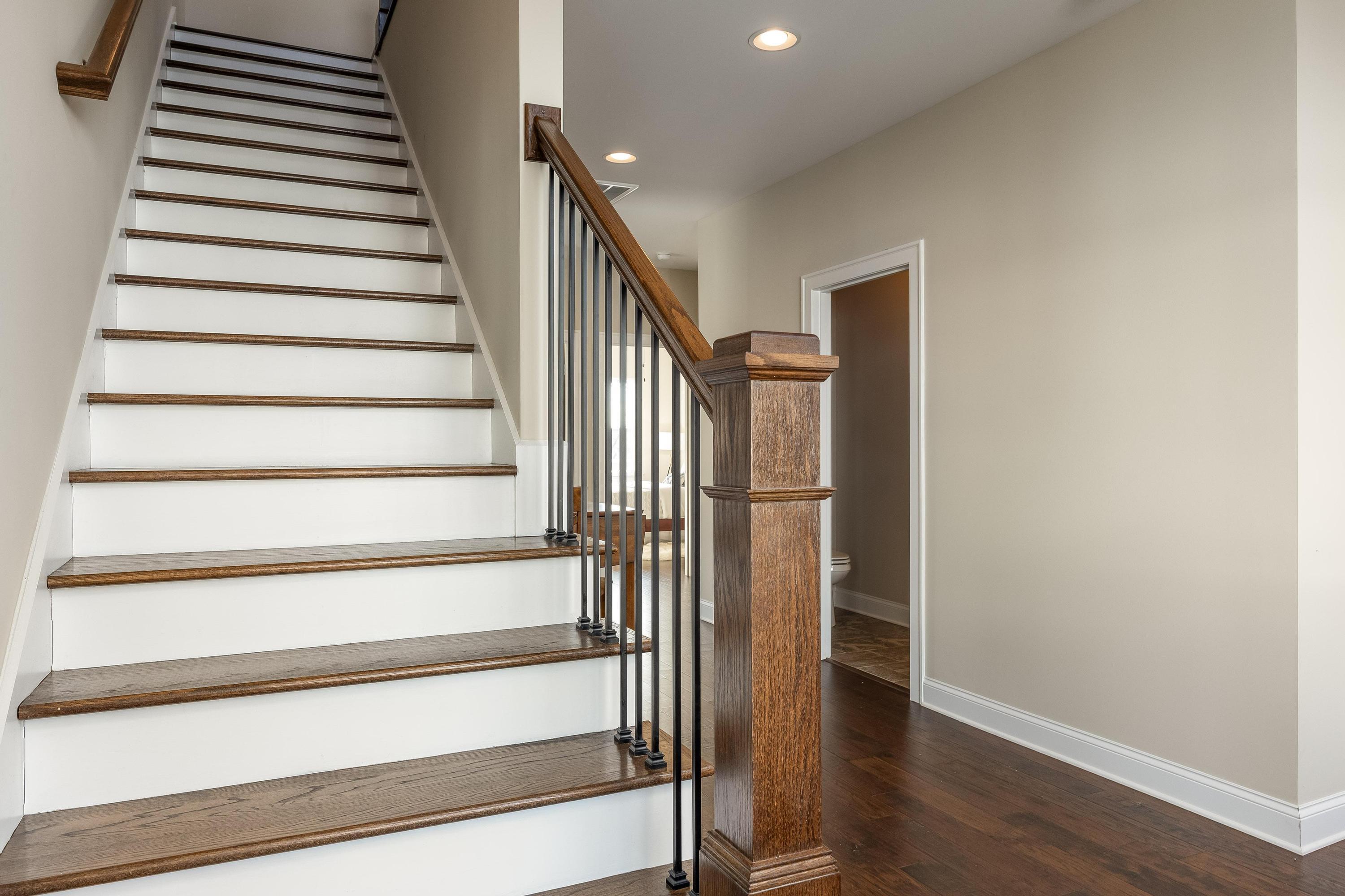 3075 Saint Elmo Avenue