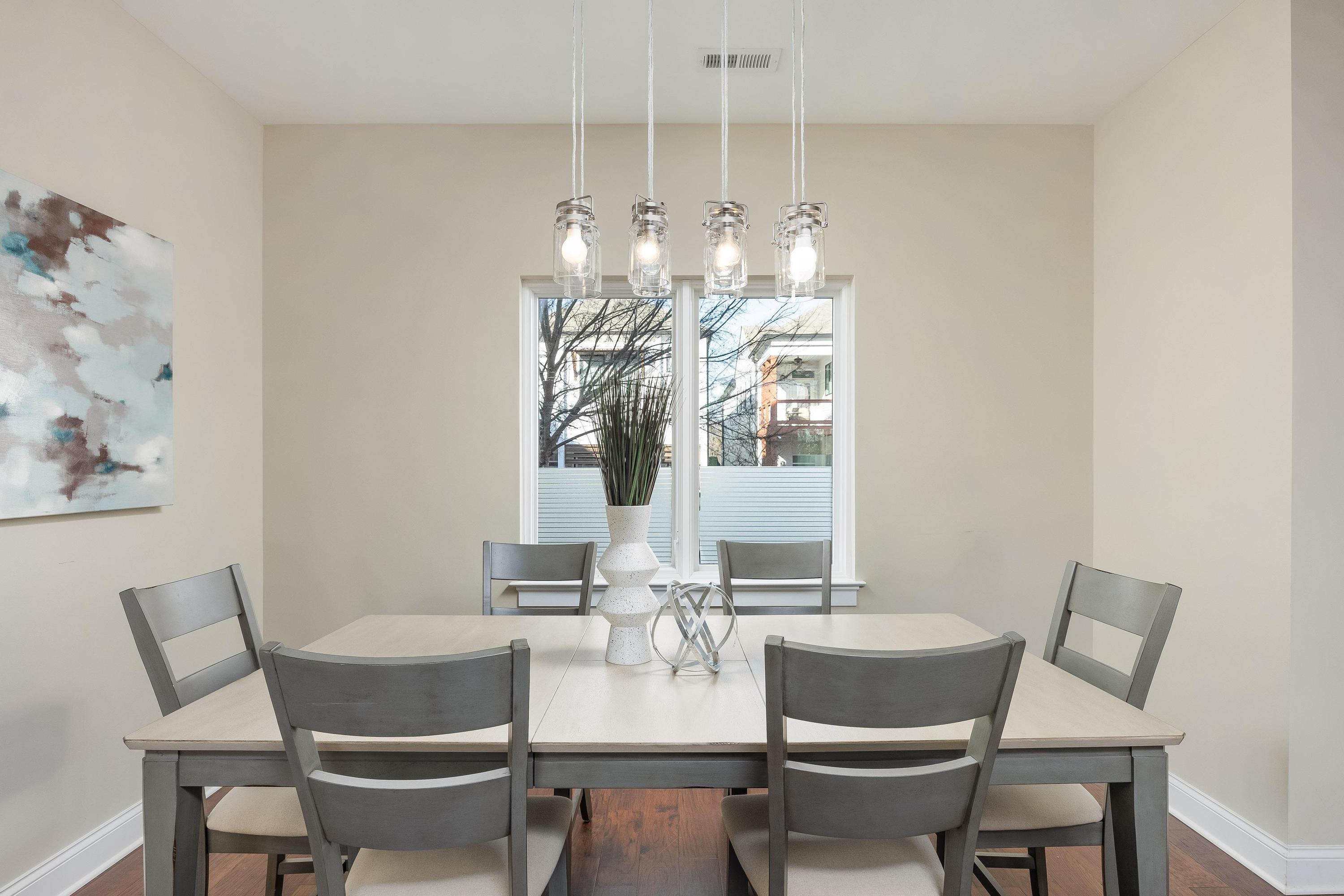 3075 Saint Elmo Avenue