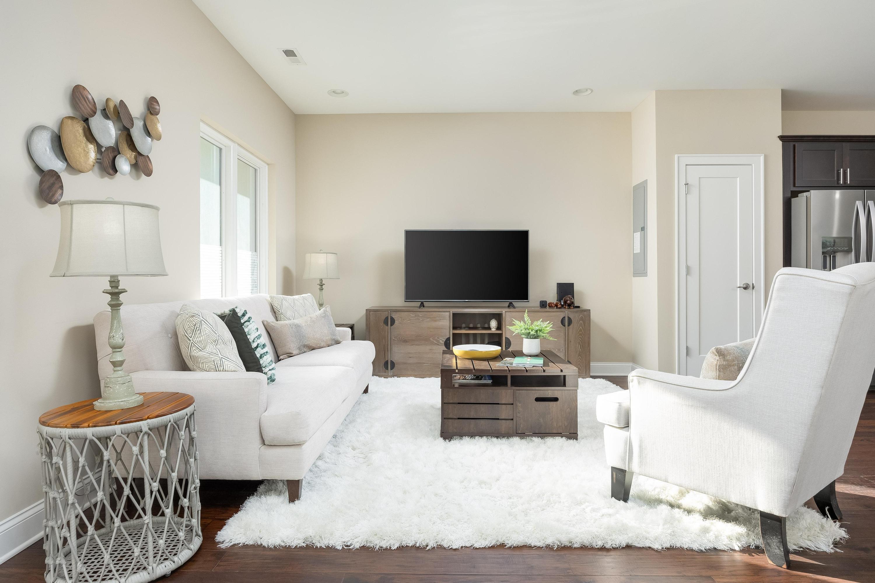 3075 Saint Elmo Avenue