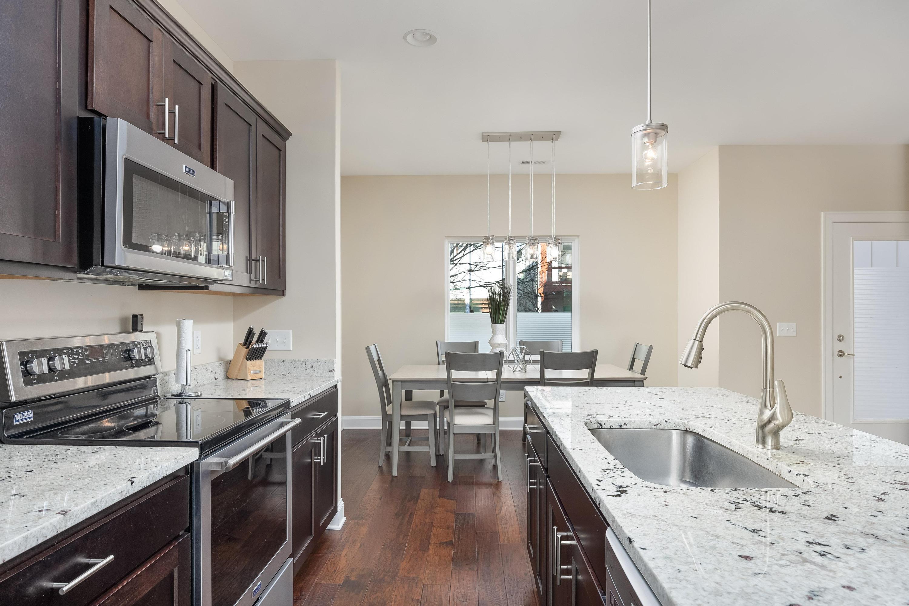 3075 Saint Elmo Avenue