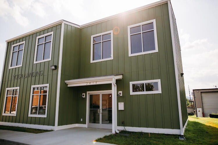 3075 Saint Elmo Avenue