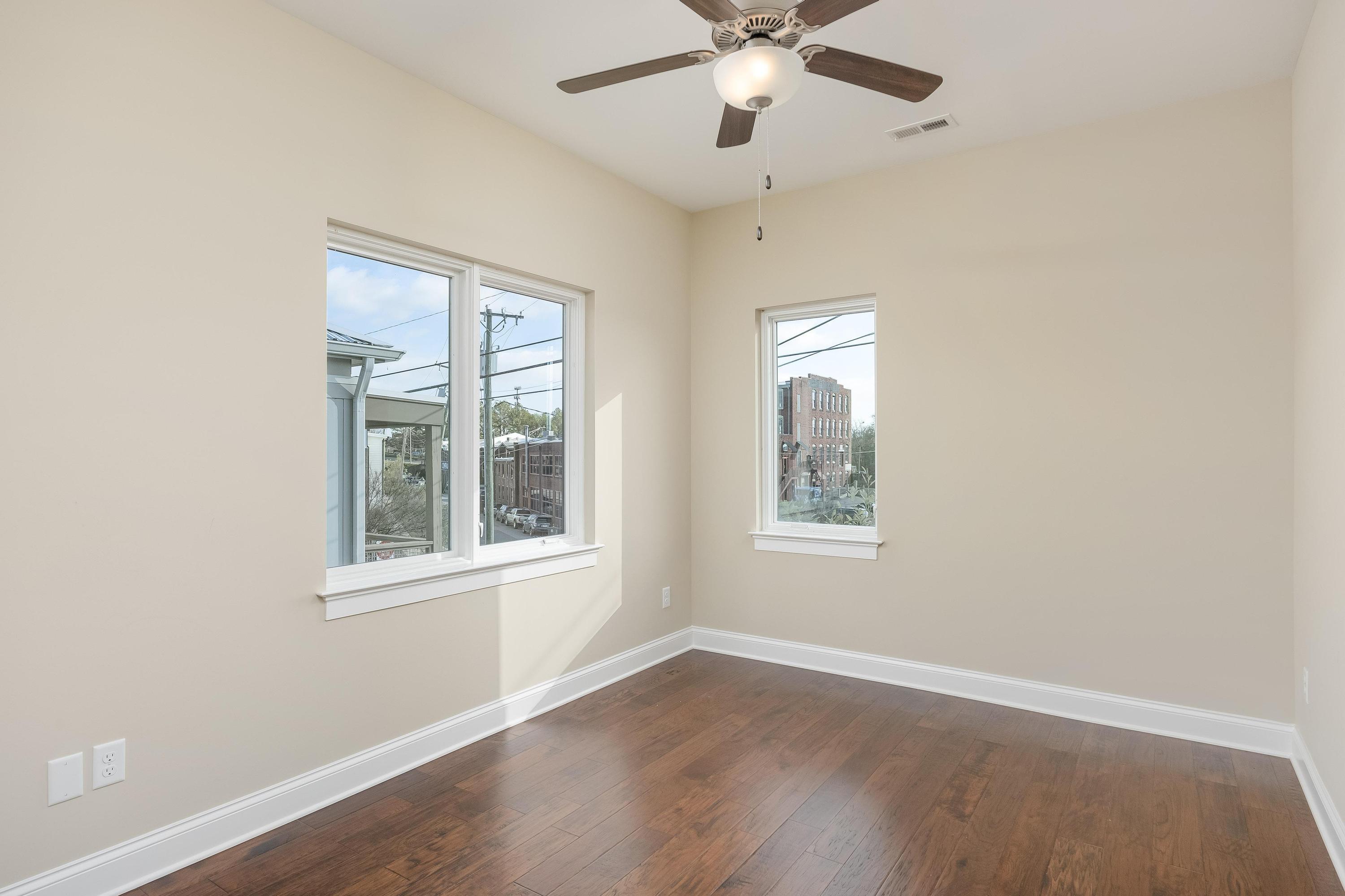 3075 Saint Elmo Avenue