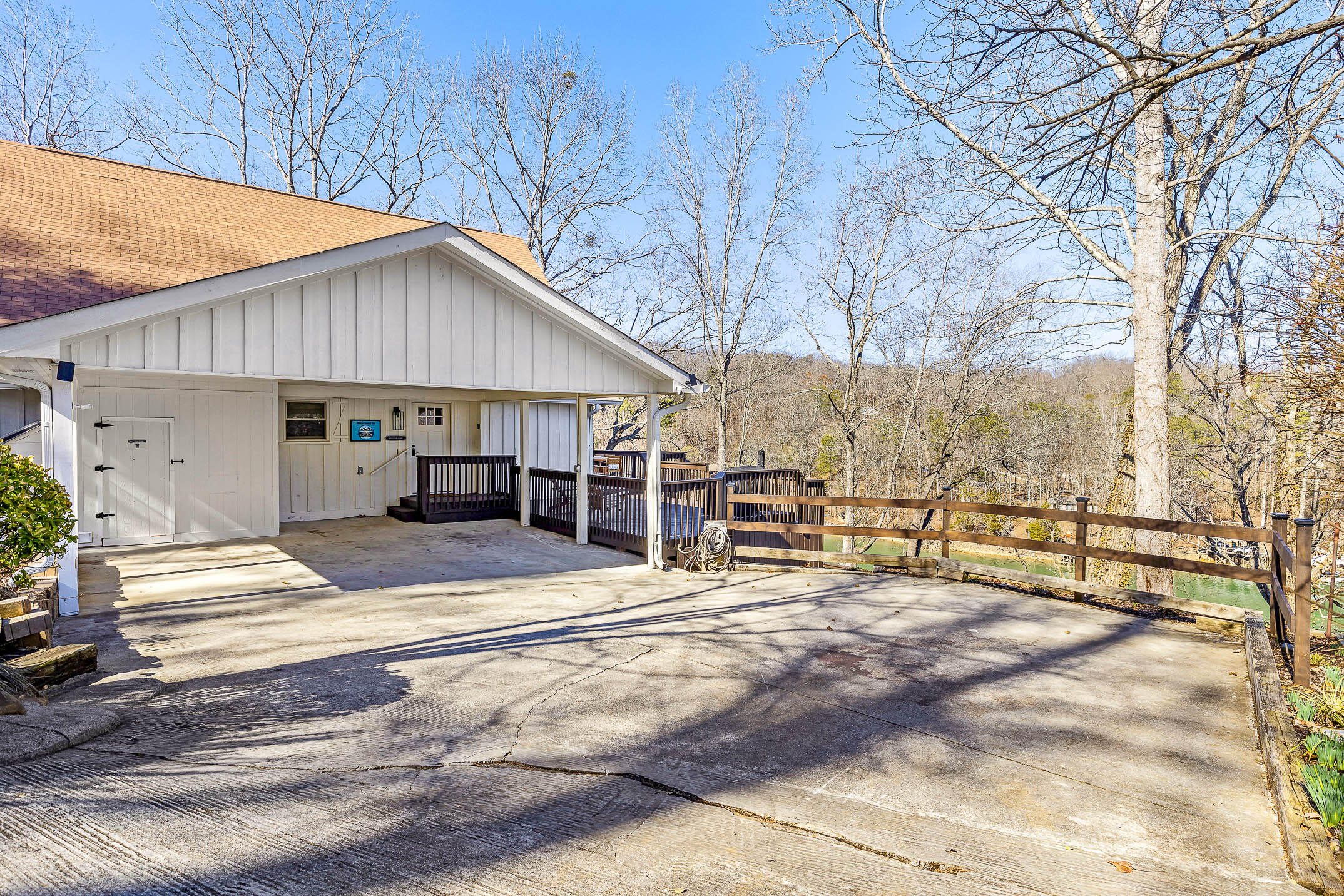 1041 Clift Cave Drive