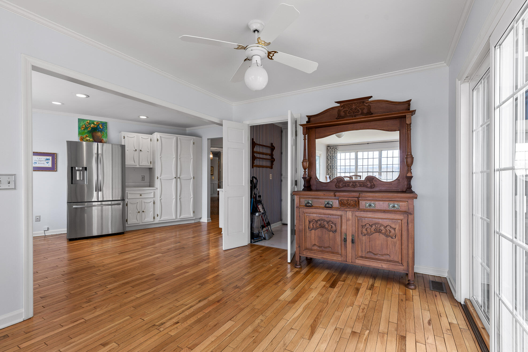 7322 Noah Reid Road