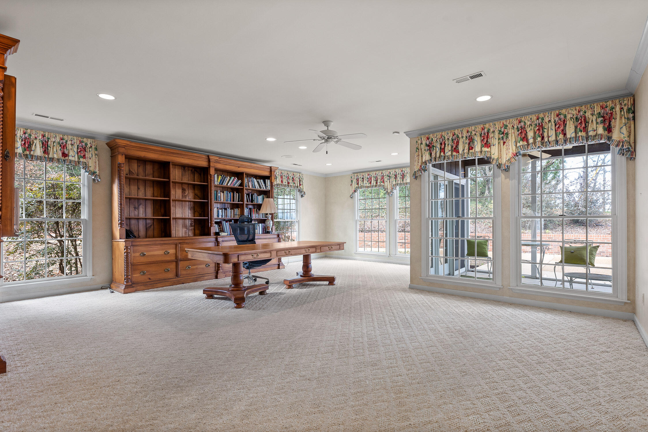 7322 Noah Reid Road