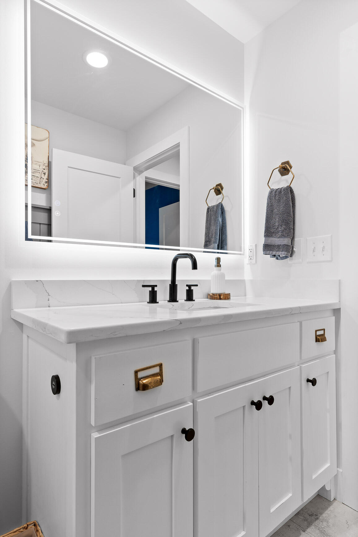 2089 Hudlow Loop Road